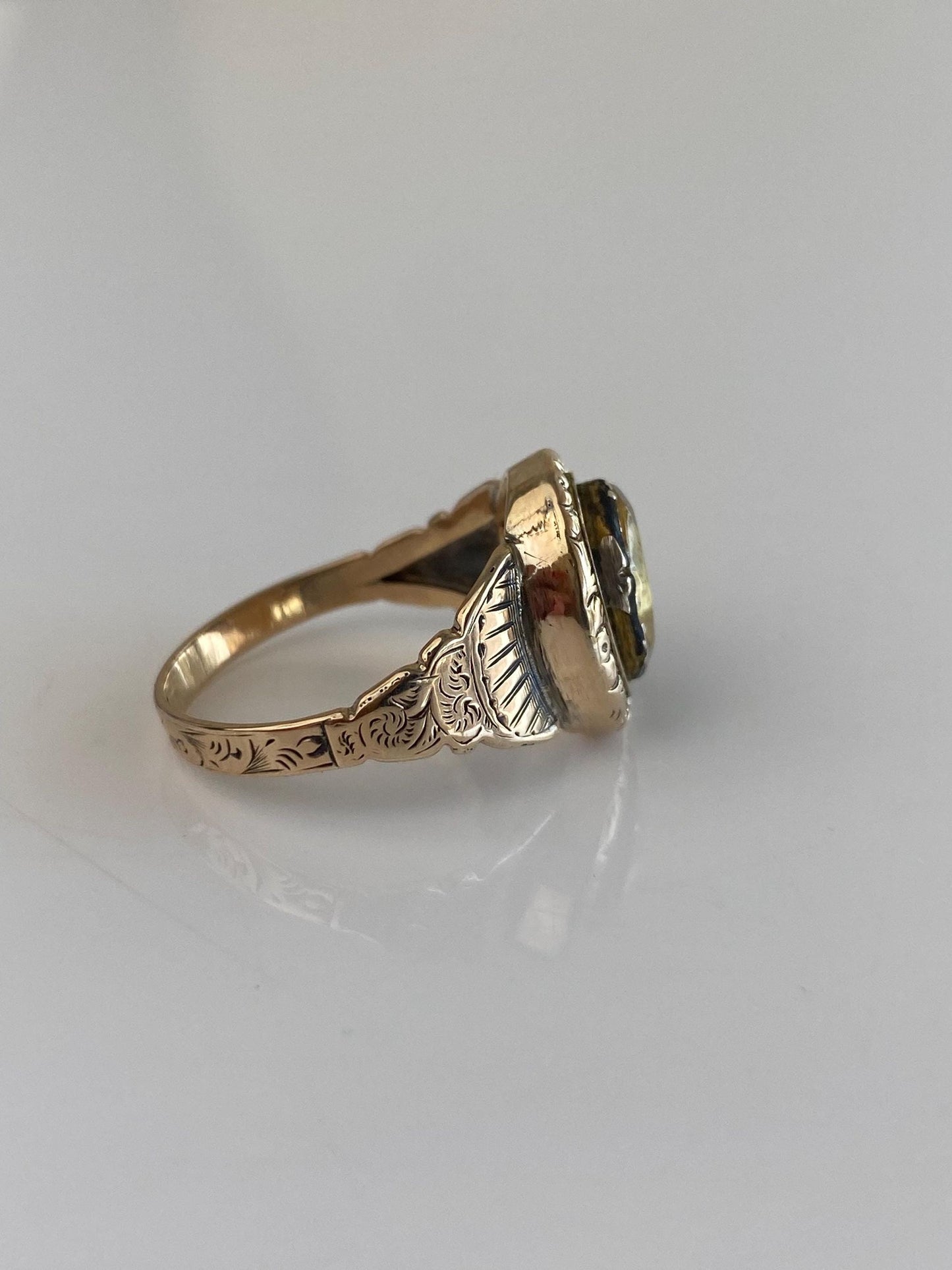 Vintage Solid 9k Rosey Gold Quartz Ring - Size 9.75