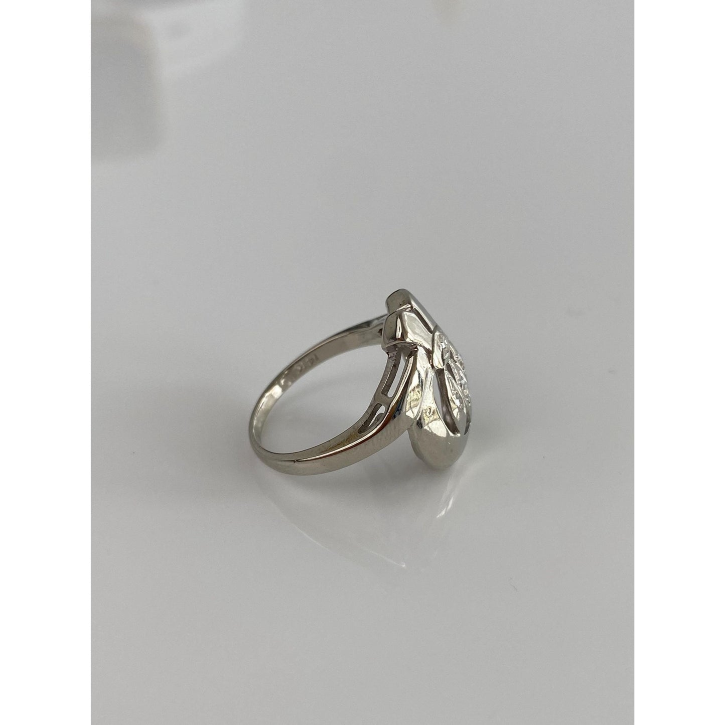 Vintage Solid 14k White Gold Diamond Ring - Size 5.5