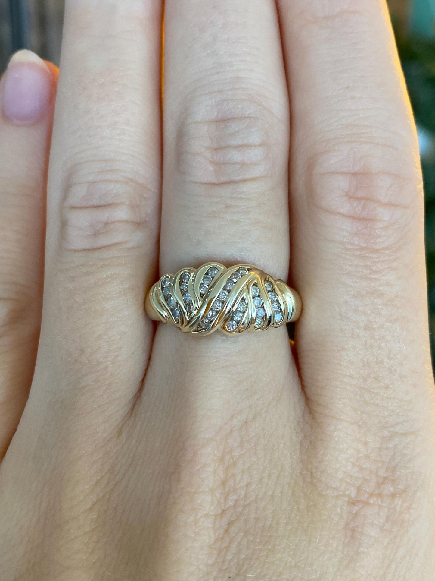 Vintage Solid 10k Yellow Gold Diamond Twist Ring - Size 6.75