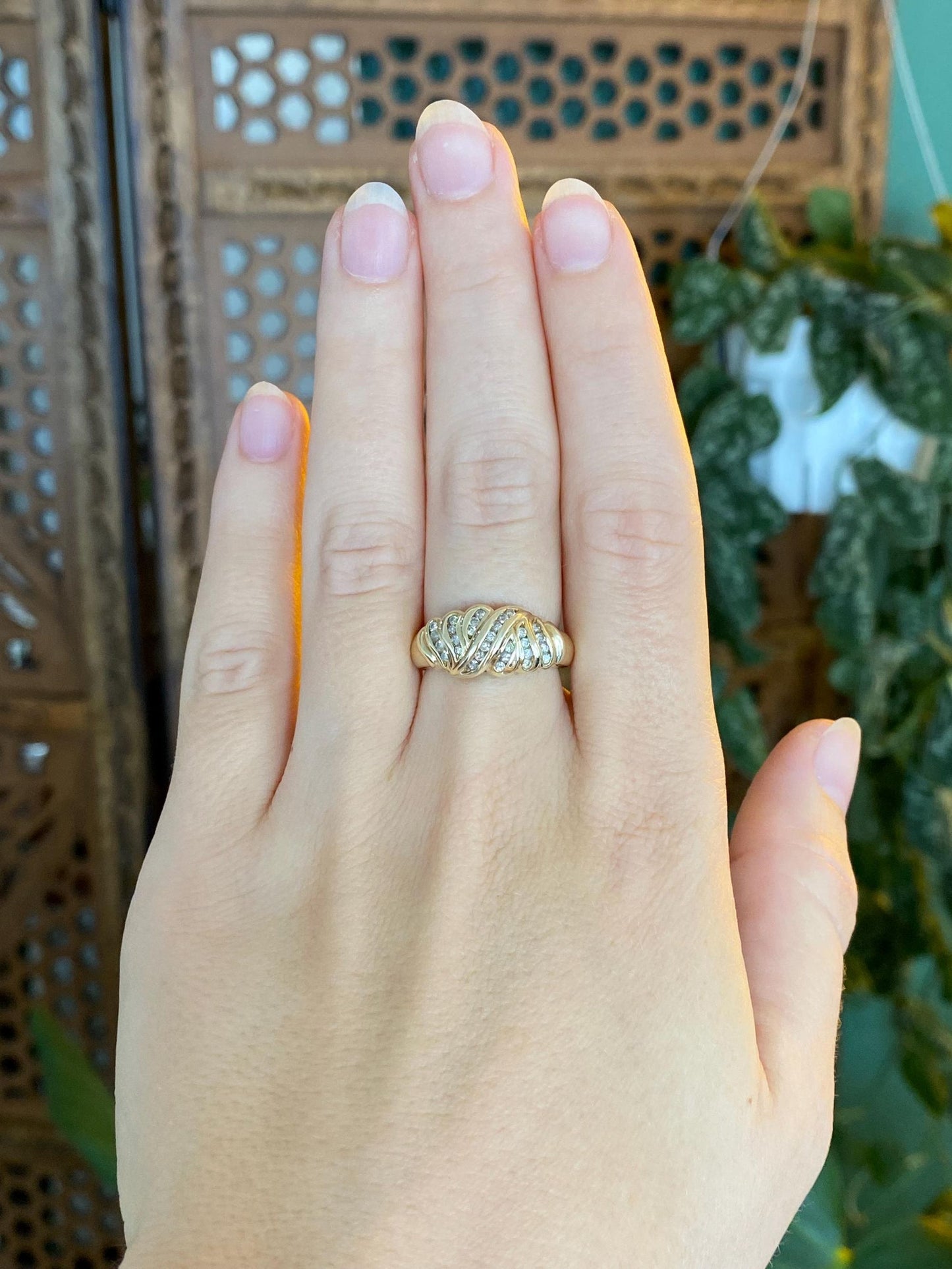 Vintage Solid 10k Yellow Gold Diamond Twist Ring - Size 6.75