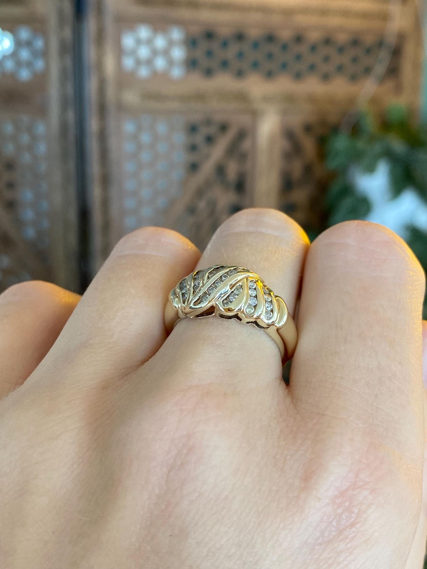 Vintage Solid 10k Yellow Gold Diamond Twist Ring - Size 6.75
