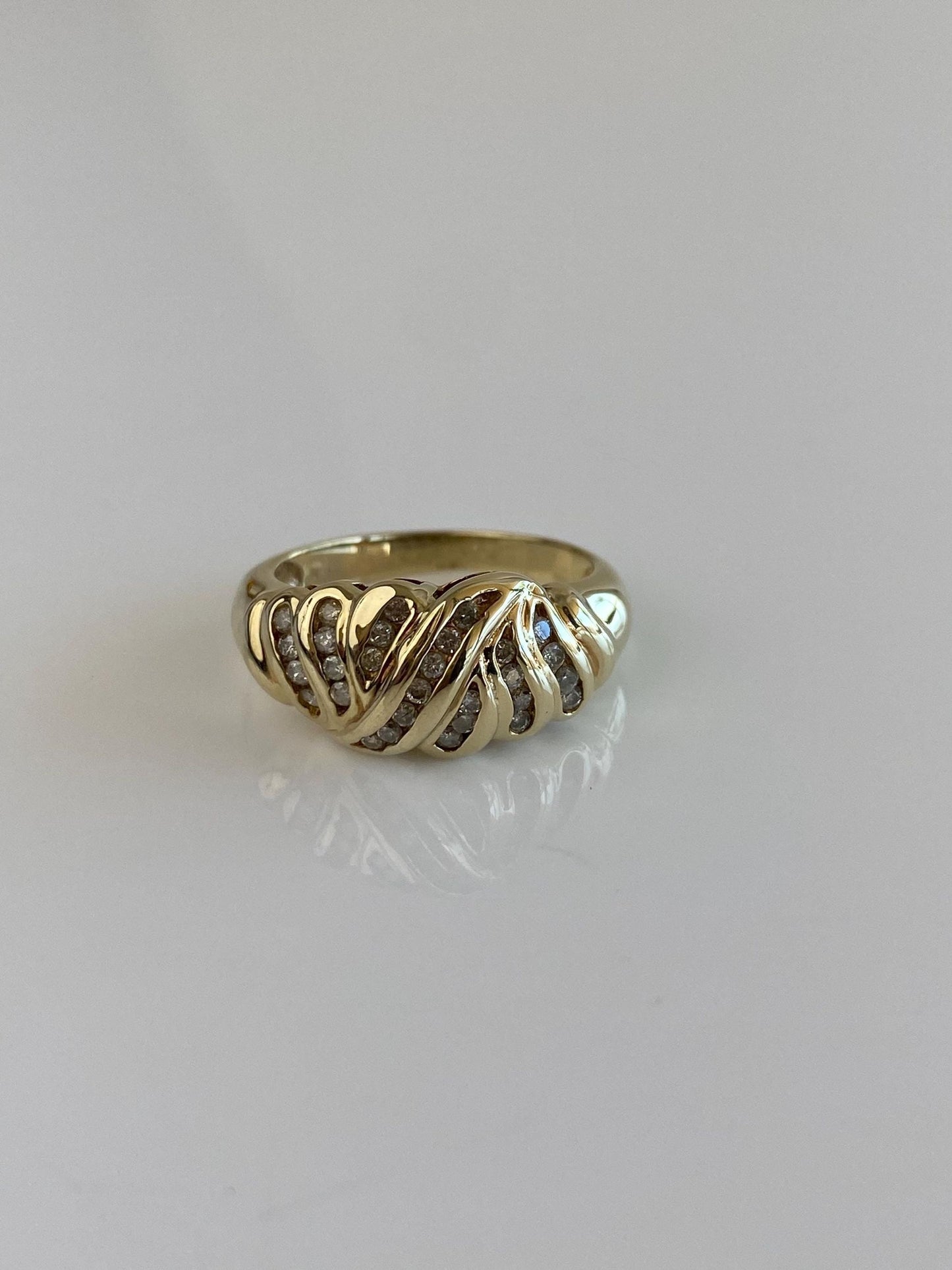 Vintage Solid 10k Yellow Gold Diamond Twist Ring - Size 6.75
