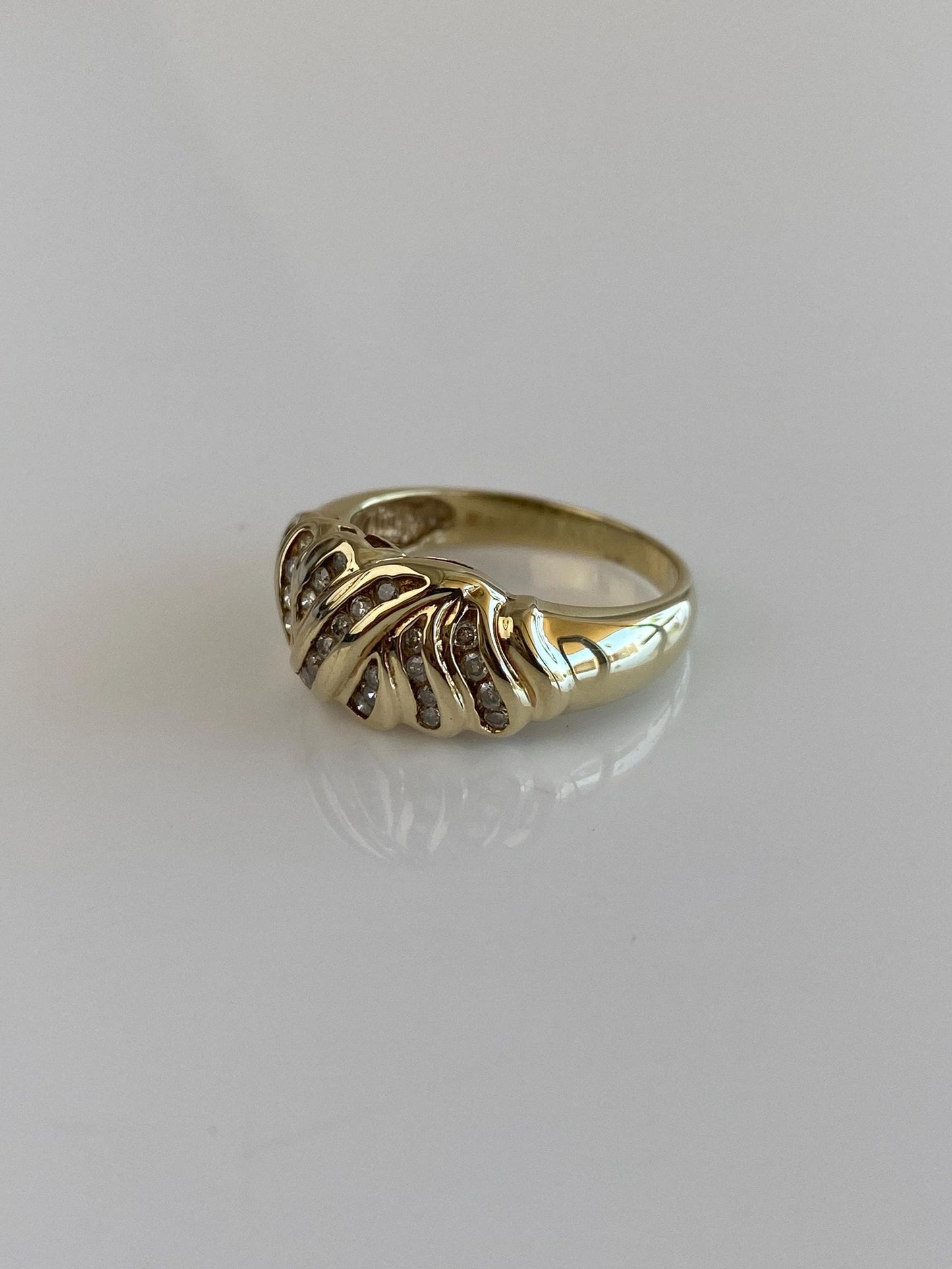 Vintage Solid 10k Yellow Gold Diamond Twist Ring - Size 6.75