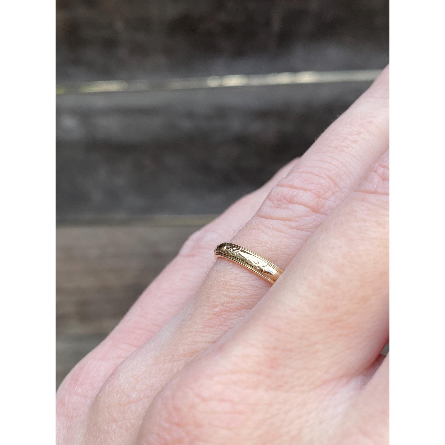 Vintage Solid 14k Yellow Gold Designed Ring Band - Size 5.75