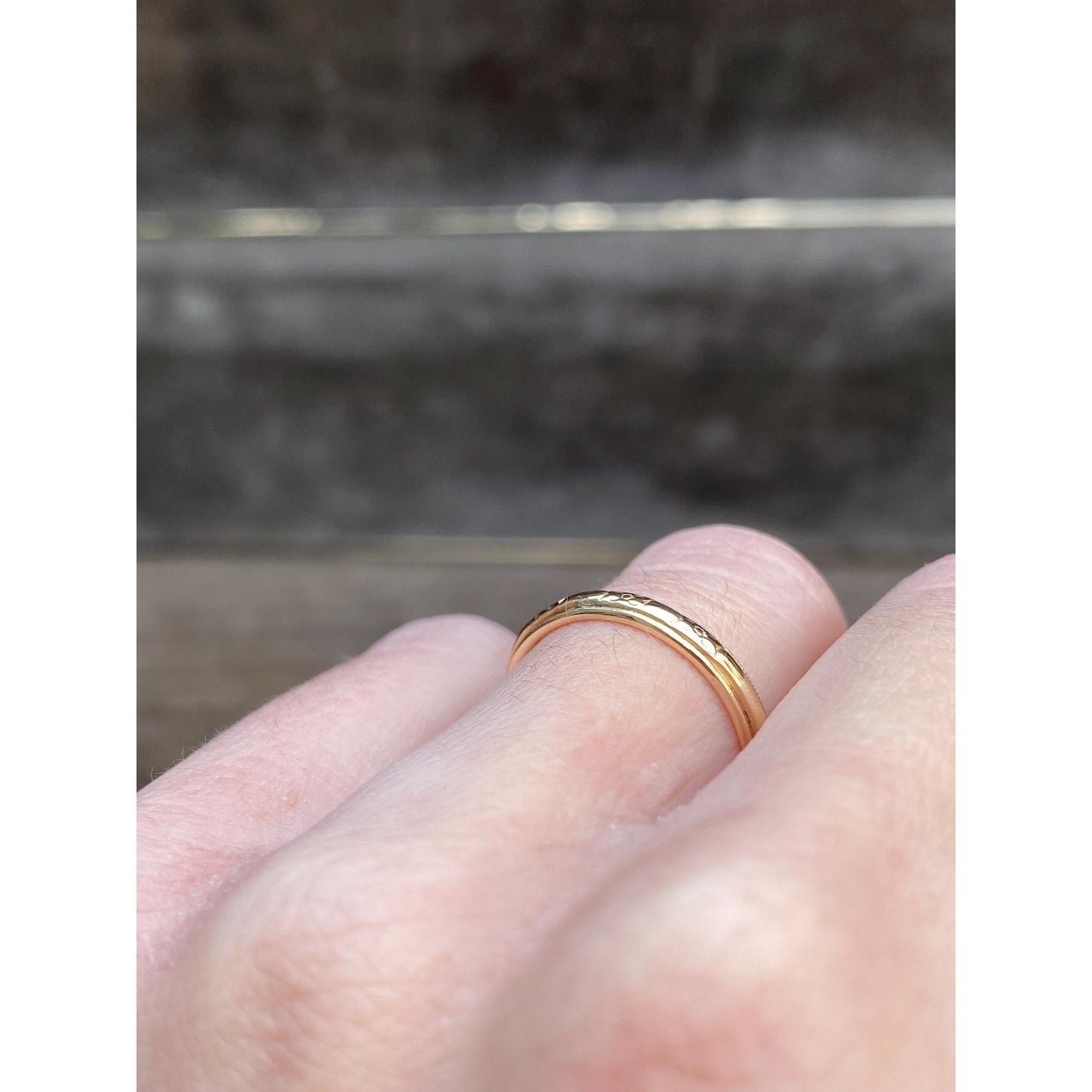 Vintage Solid 14k Yellow Gold Designed Ring Band - Size 5.75