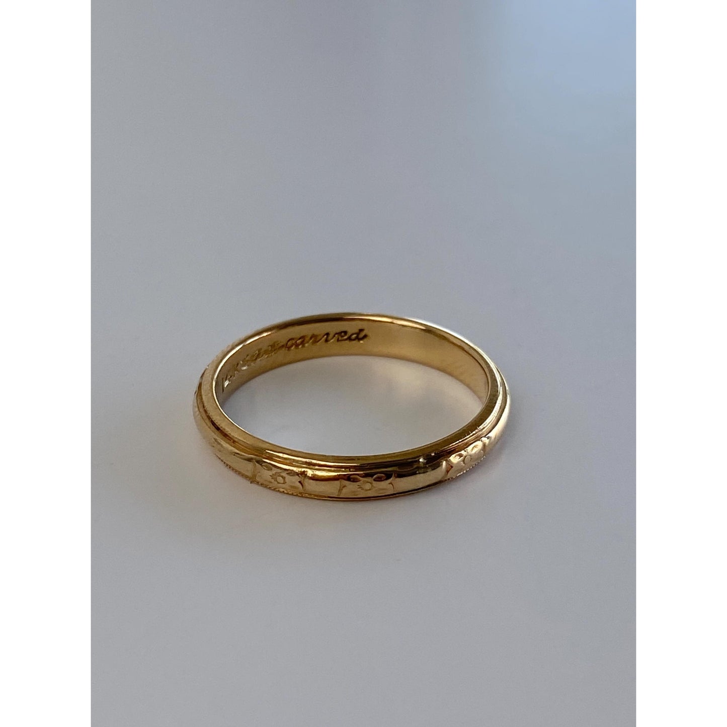 Vintage Solid 14k Yellow Gold Designed Ring Band - Size 5.75