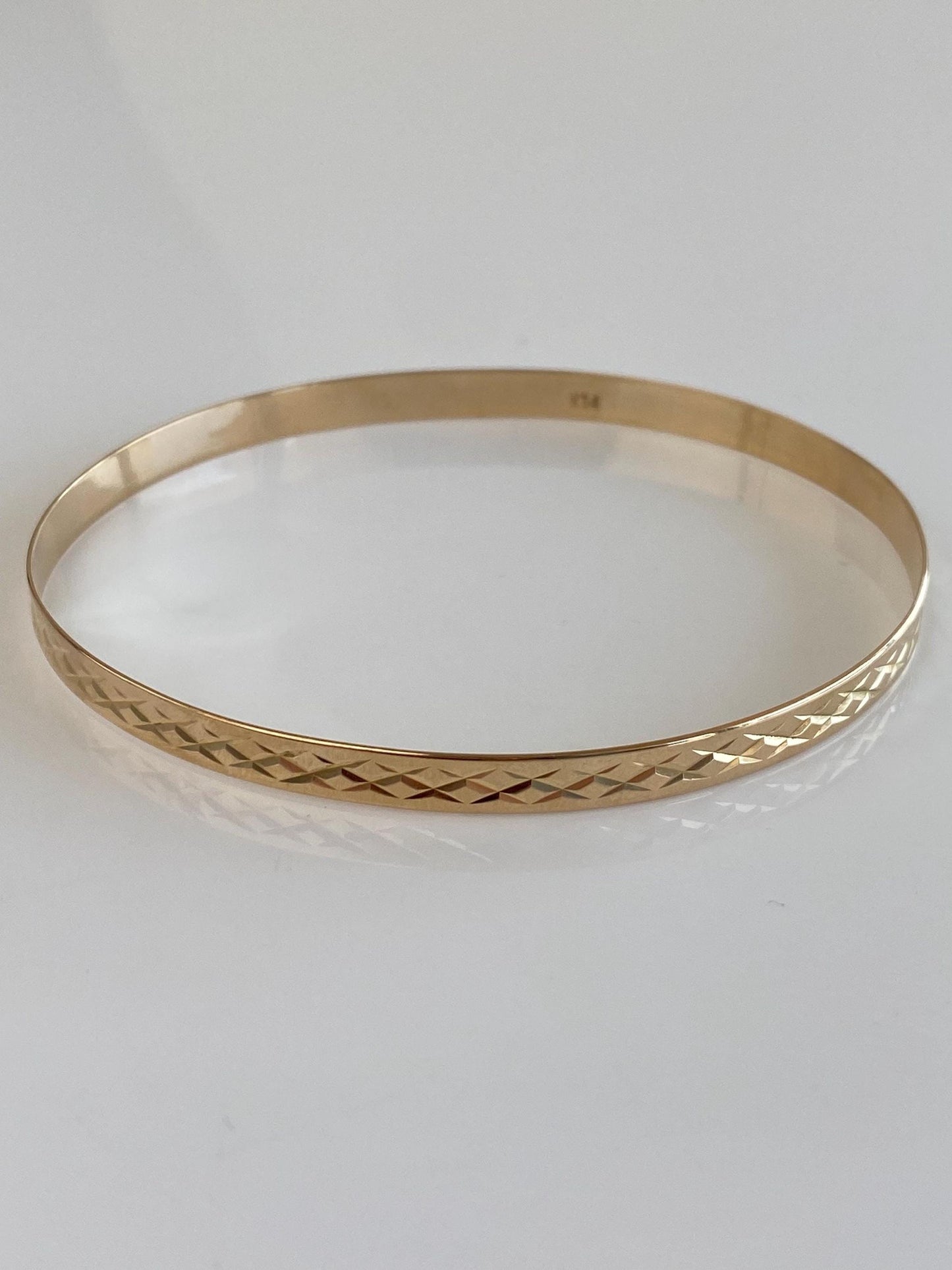 Vintage Solid 14k Yellow Gold Diamond Cut Bangle Bracelet - 8 1/4 Inches
