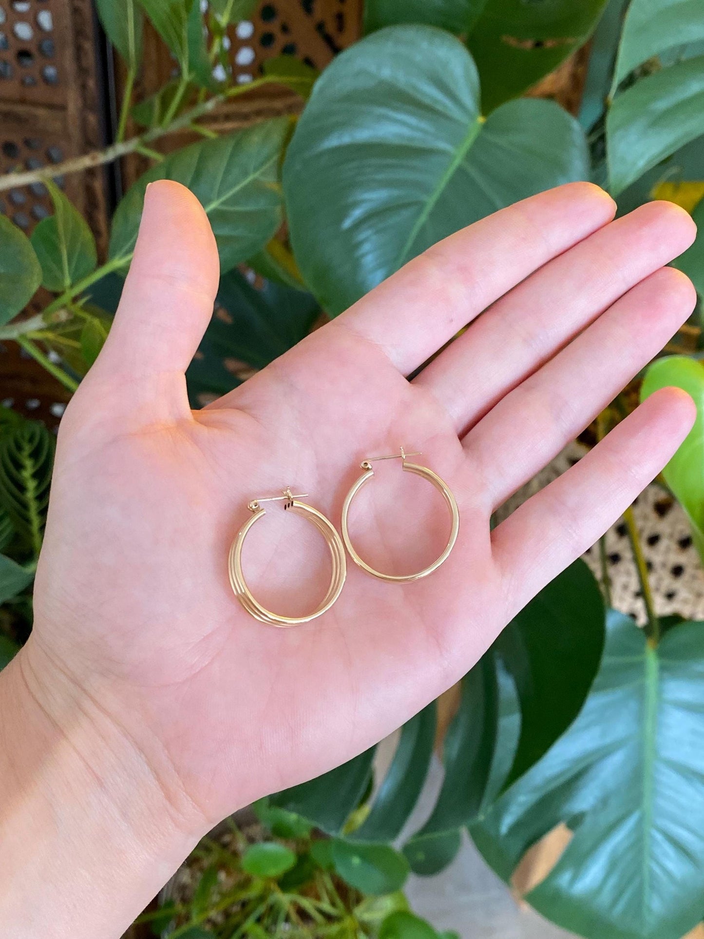 Vintage 14k Yellow Gold Lined Hoop Earrings