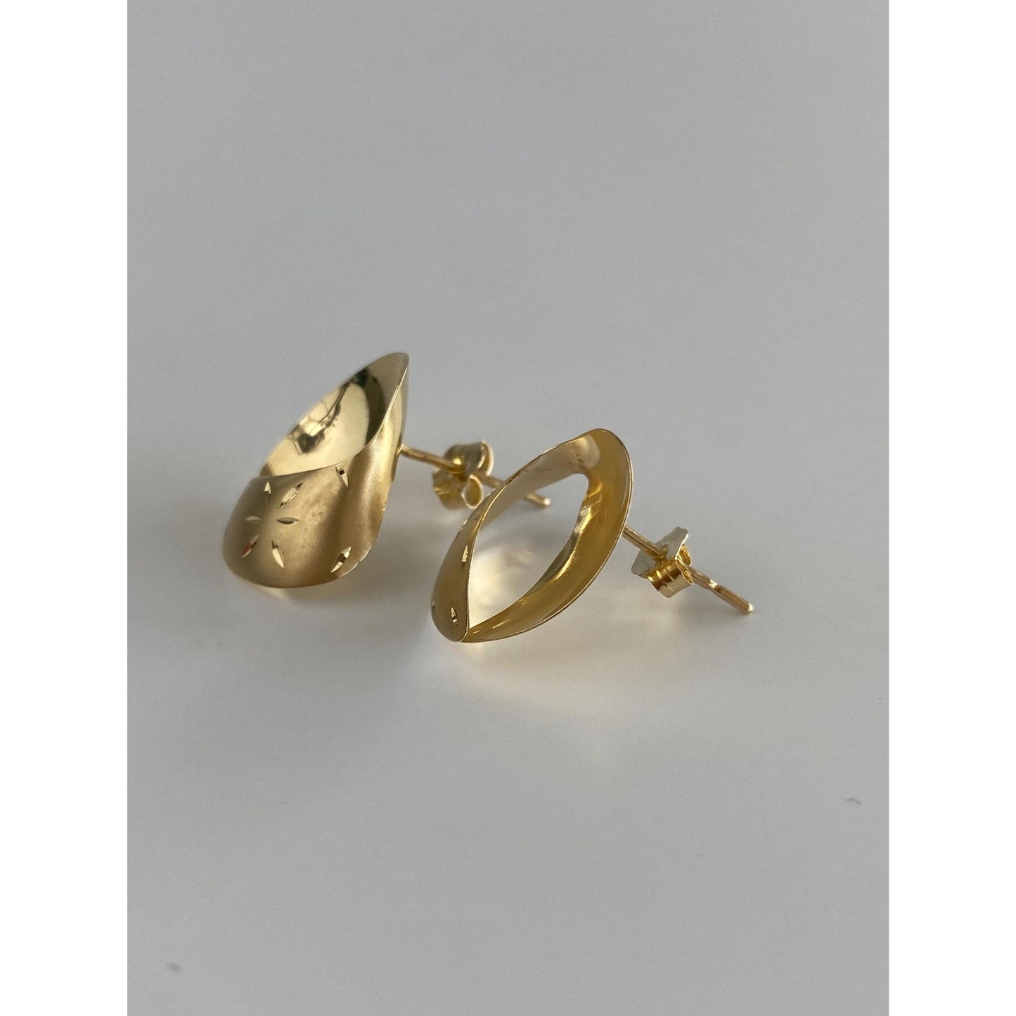 Solid 14k Yellow Gold Diamond Cut Stud Earrings