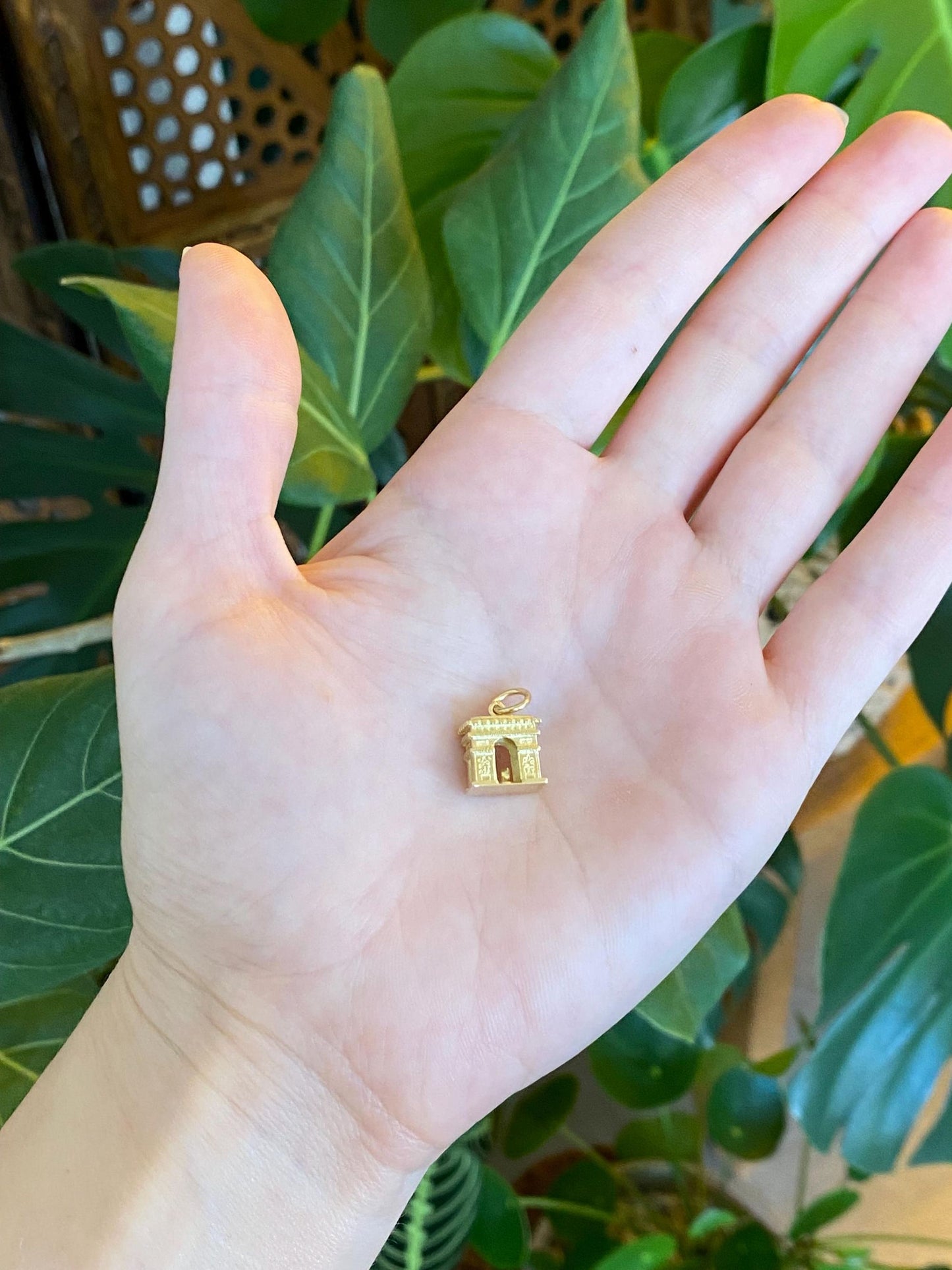 Vintage Solid 18k Yellow Gold Paris Arc de Triomphe Charm