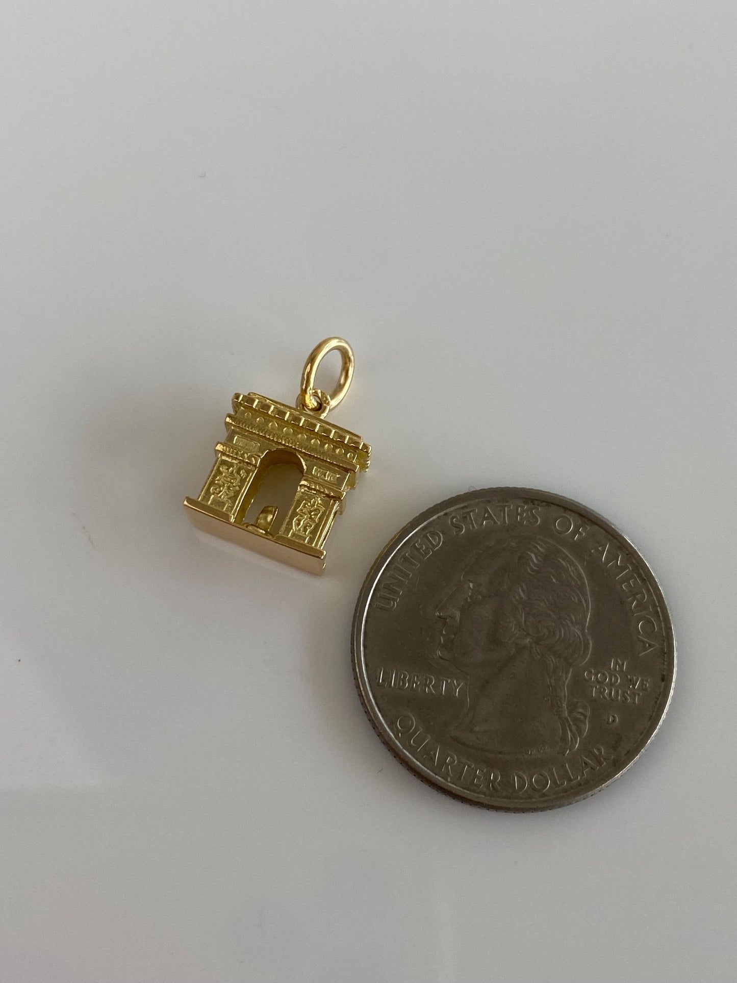 Vintage Solid 18k Yellow Gold Paris Arc de Triomphe Charm