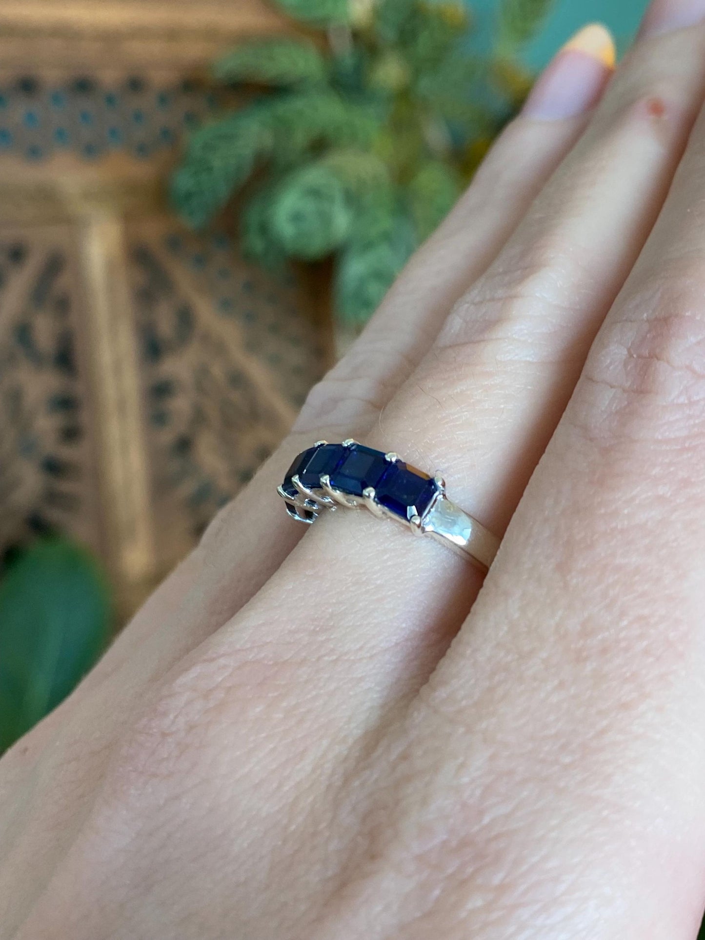 Vintage Solid 10k White Gold Blue Spinel Row Ring - Size 7