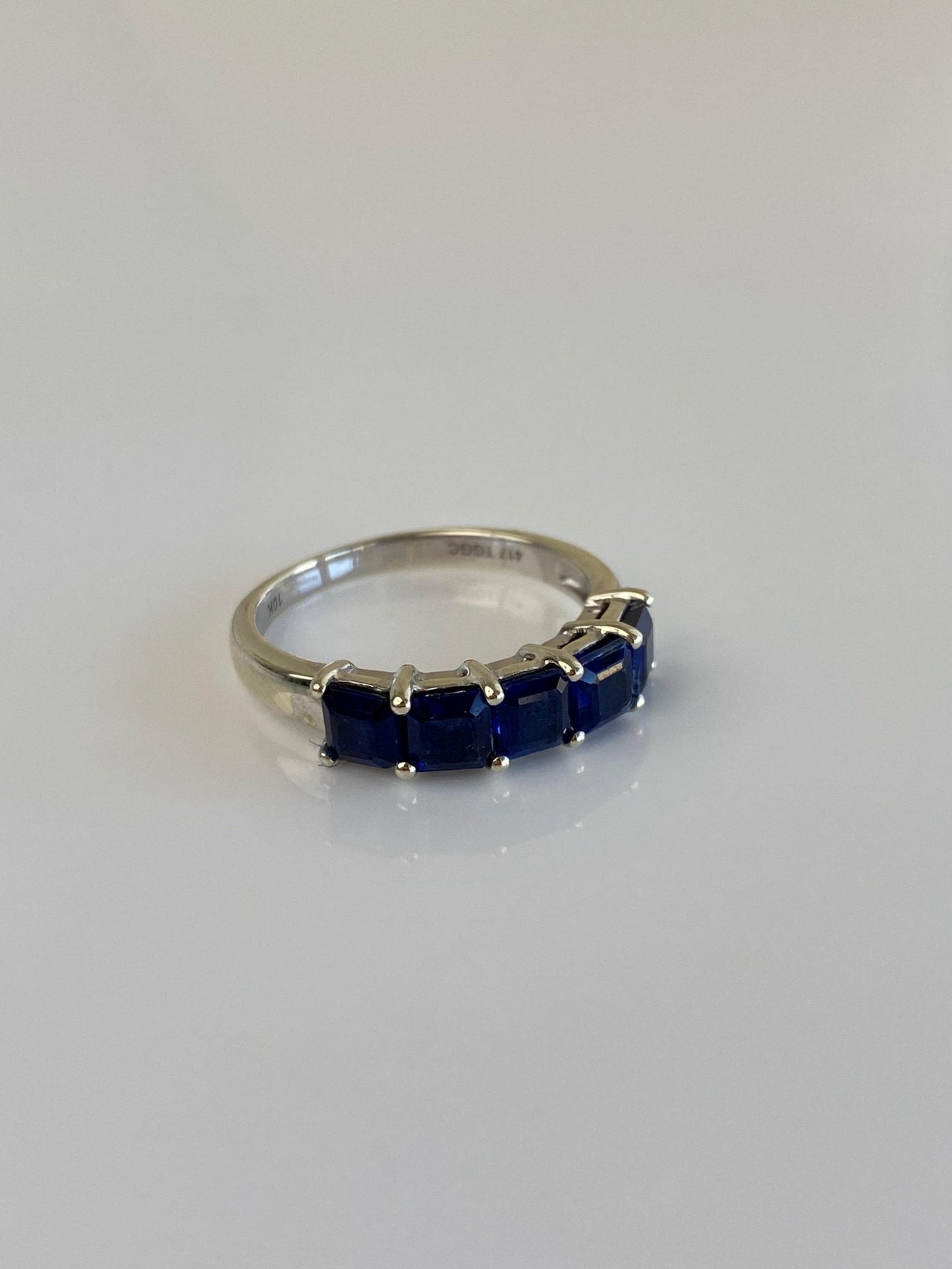 Vintage Solid 10k White Gold Blue Spinel Row Ring - Size 7