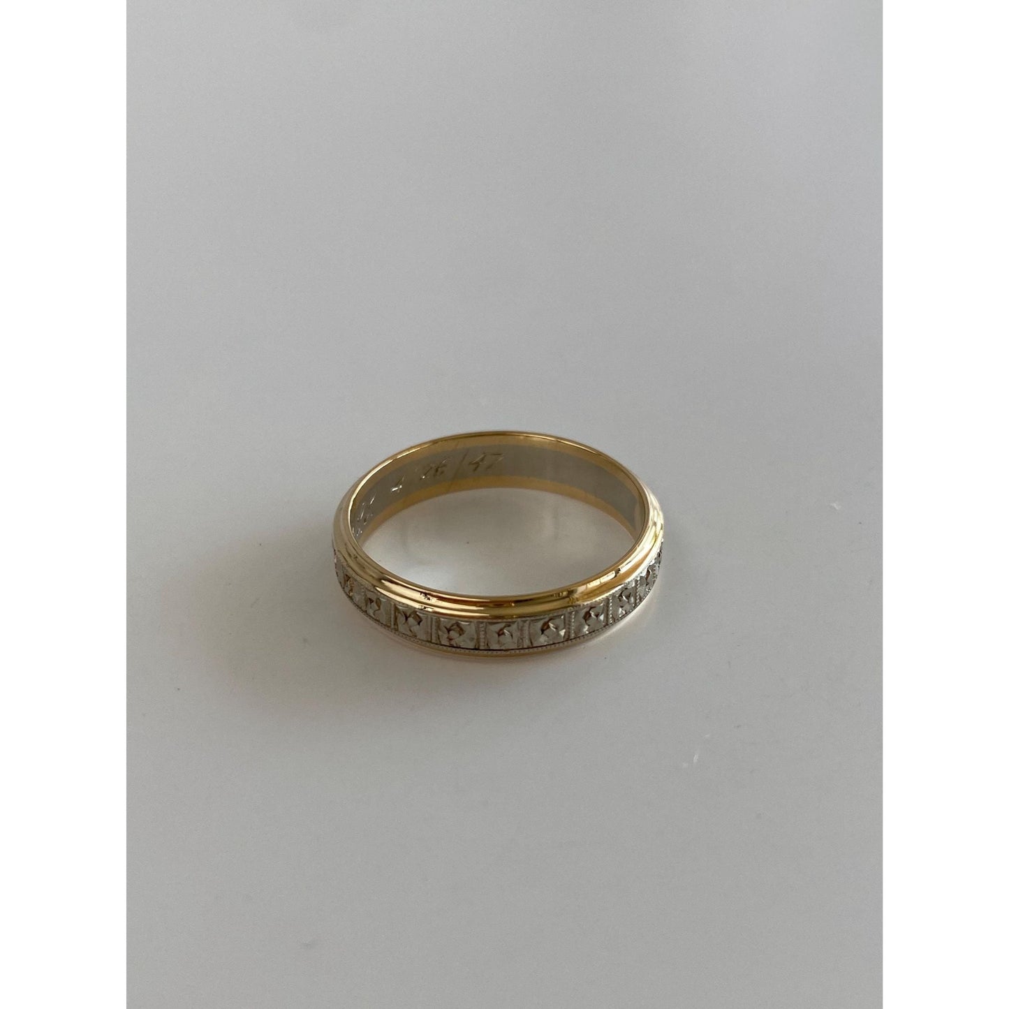 Vintage Solid 14k White & Yellow Gold Designed Ring Band - Size 8.5