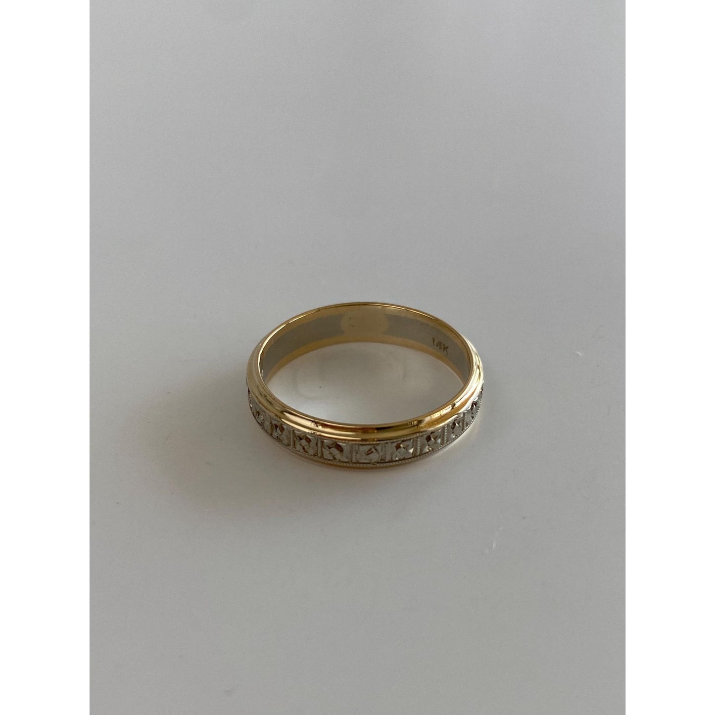 Vintage Solid 14k White & Yellow Gold Designed Ring Band - Size 8.5