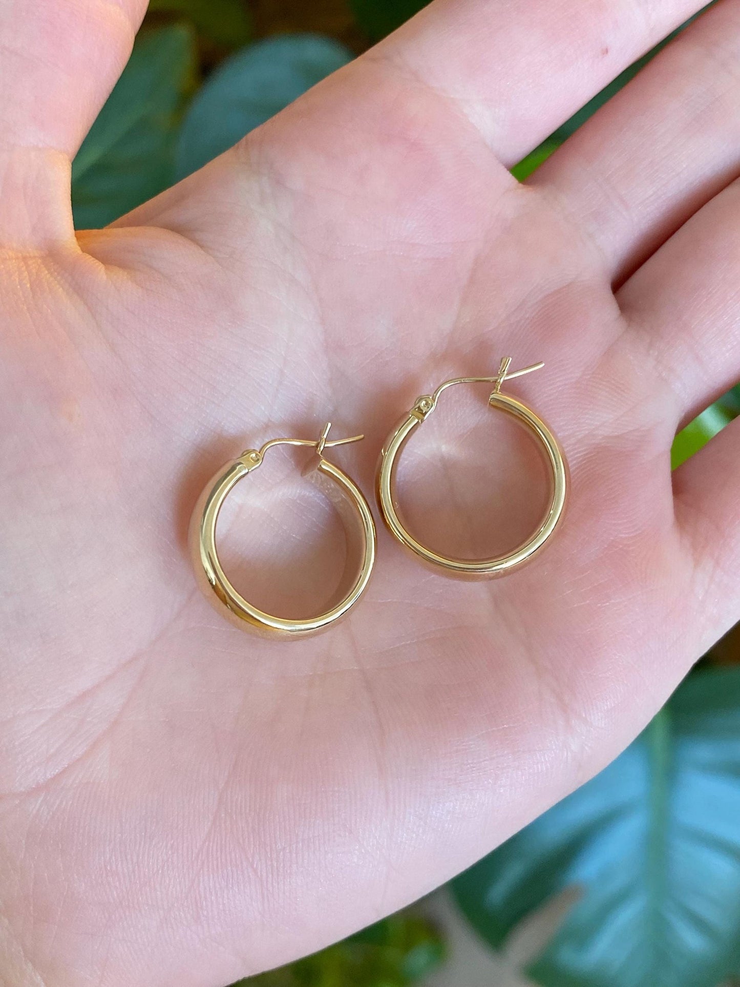Vintage 14k Yellow Gold Hoop Earrings