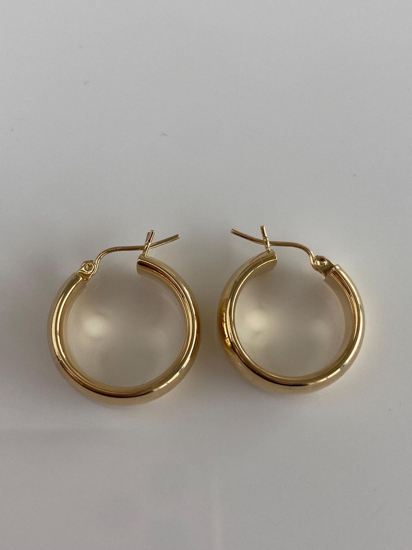 Vintage 14k Yellow Gold Hoop Earrings