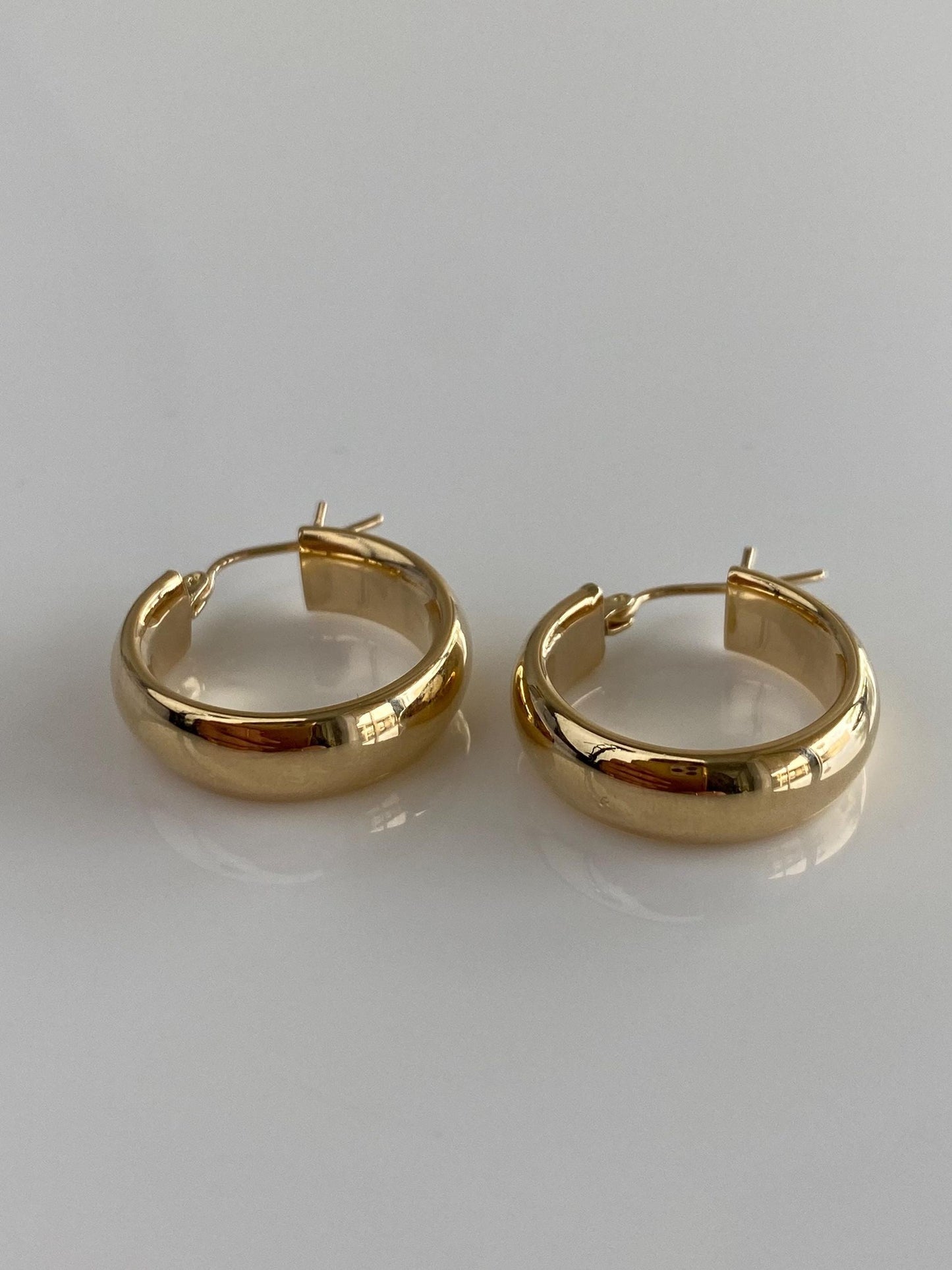 Vintage 14k Yellow Gold Hoop Earrings