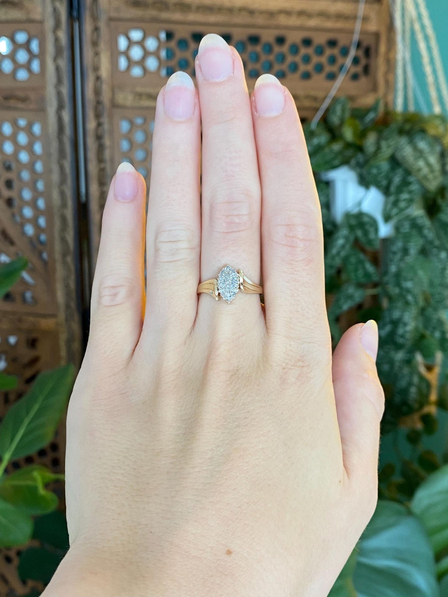 Vintage Solid 10k Yellow Gold Diamond Cluster Ring - Size 7