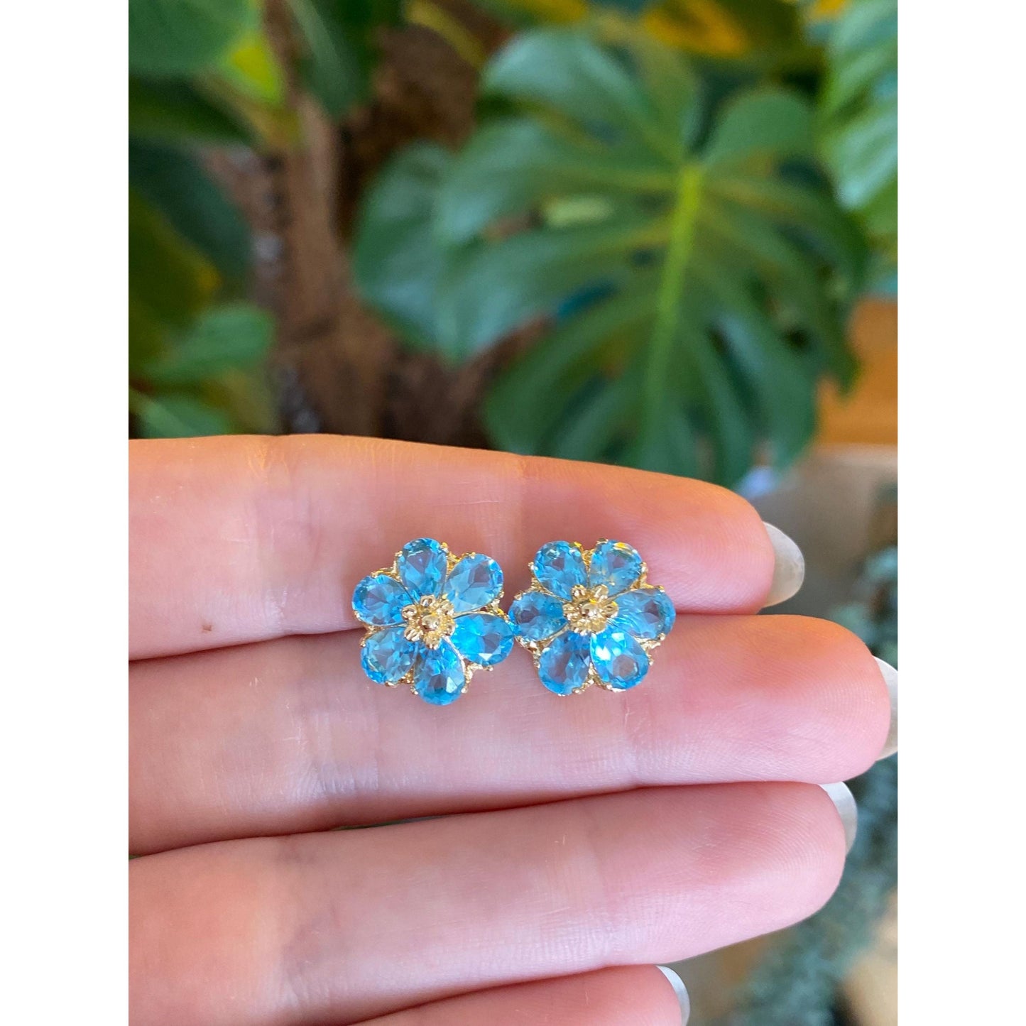 Vintage Solid 14k Yellow Gold Topaz Flower Stud Earrings