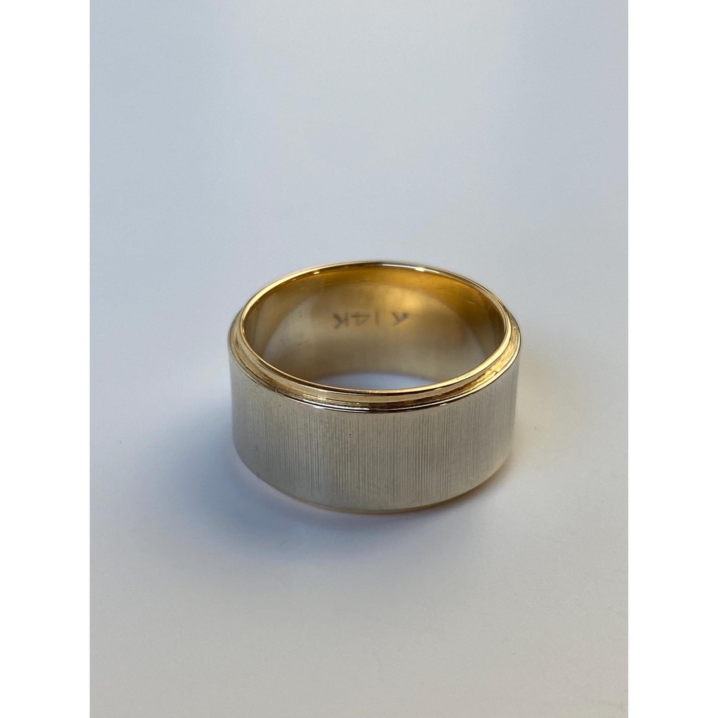 Vintage Solid 14k Yellow & White Gold Textured Ring Band - Size 6.25