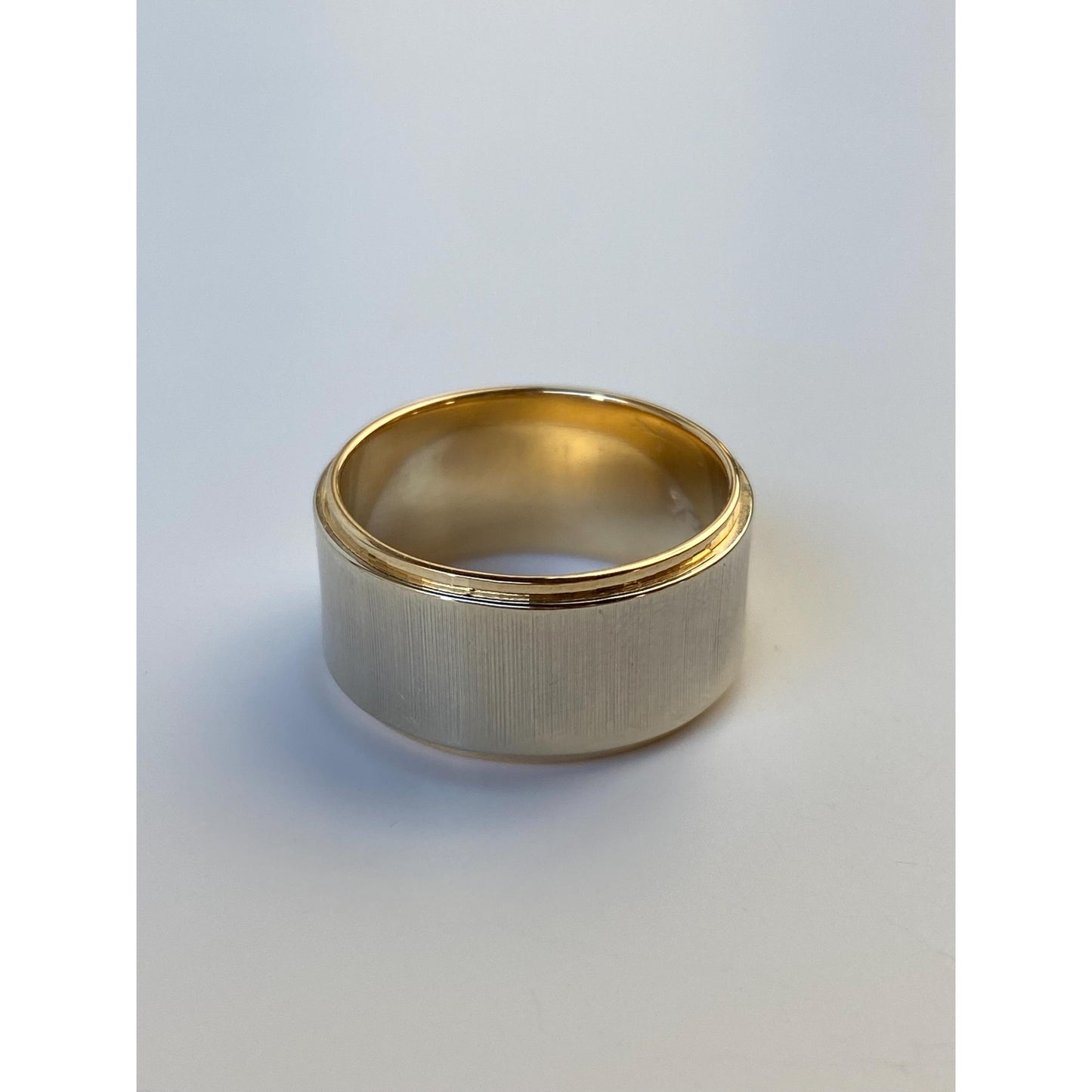 Vintage Solid 14k Yellow & White Gold Textured Ring Band - Size 6.25