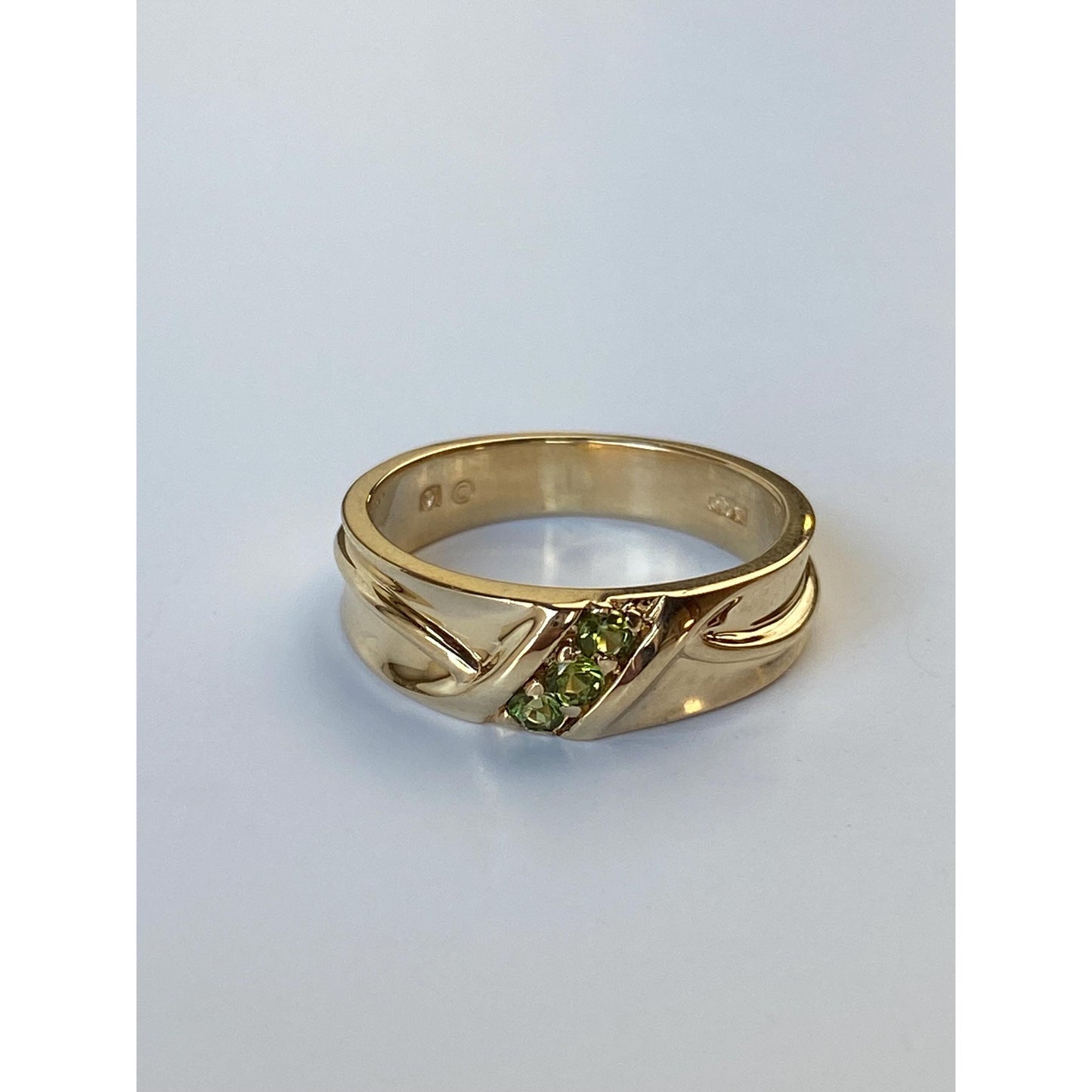 Solid 14k Yellow Gold Peridot Ring Band - Size 6.25