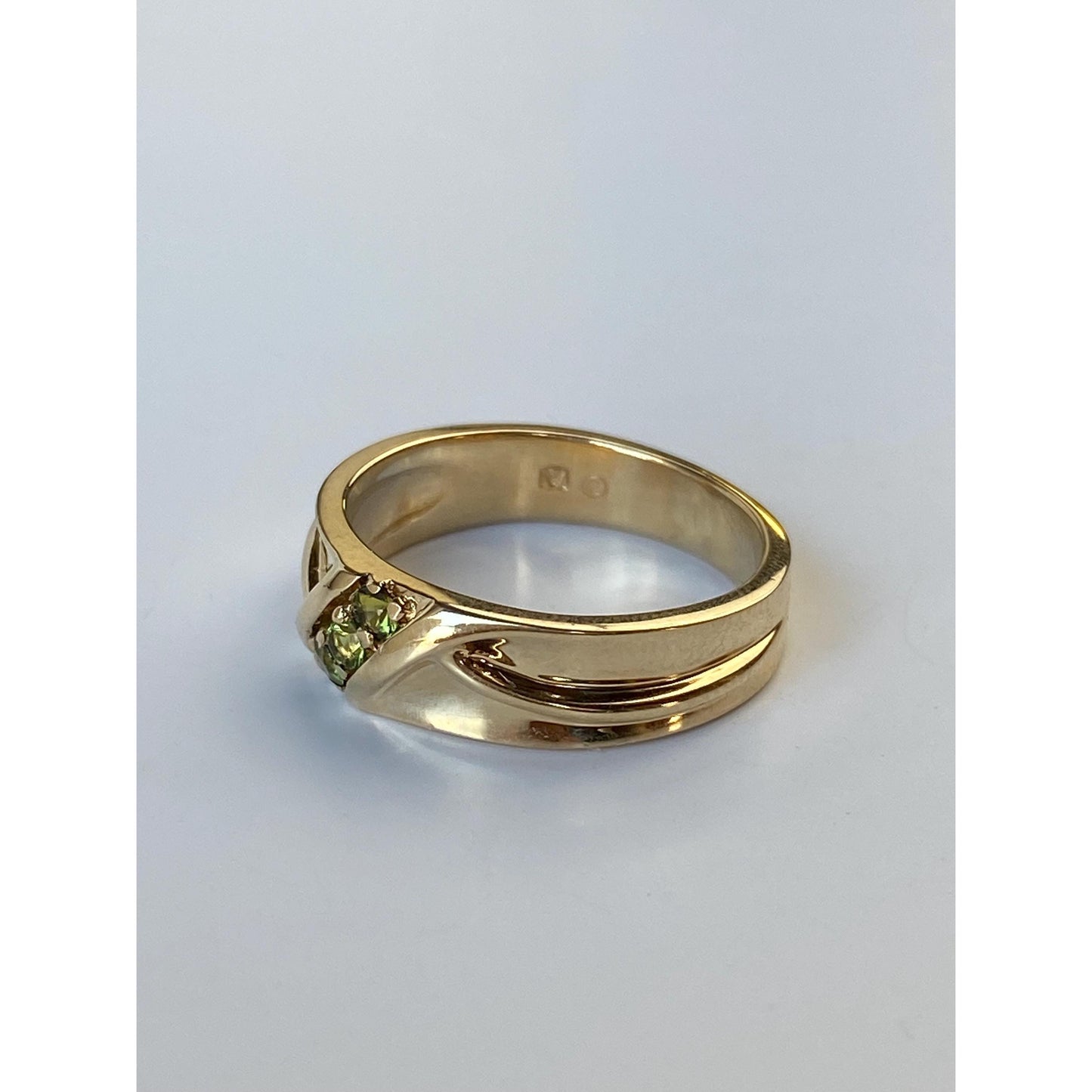 Solid 14k Yellow Gold Peridot Ring Band - Size 6.25