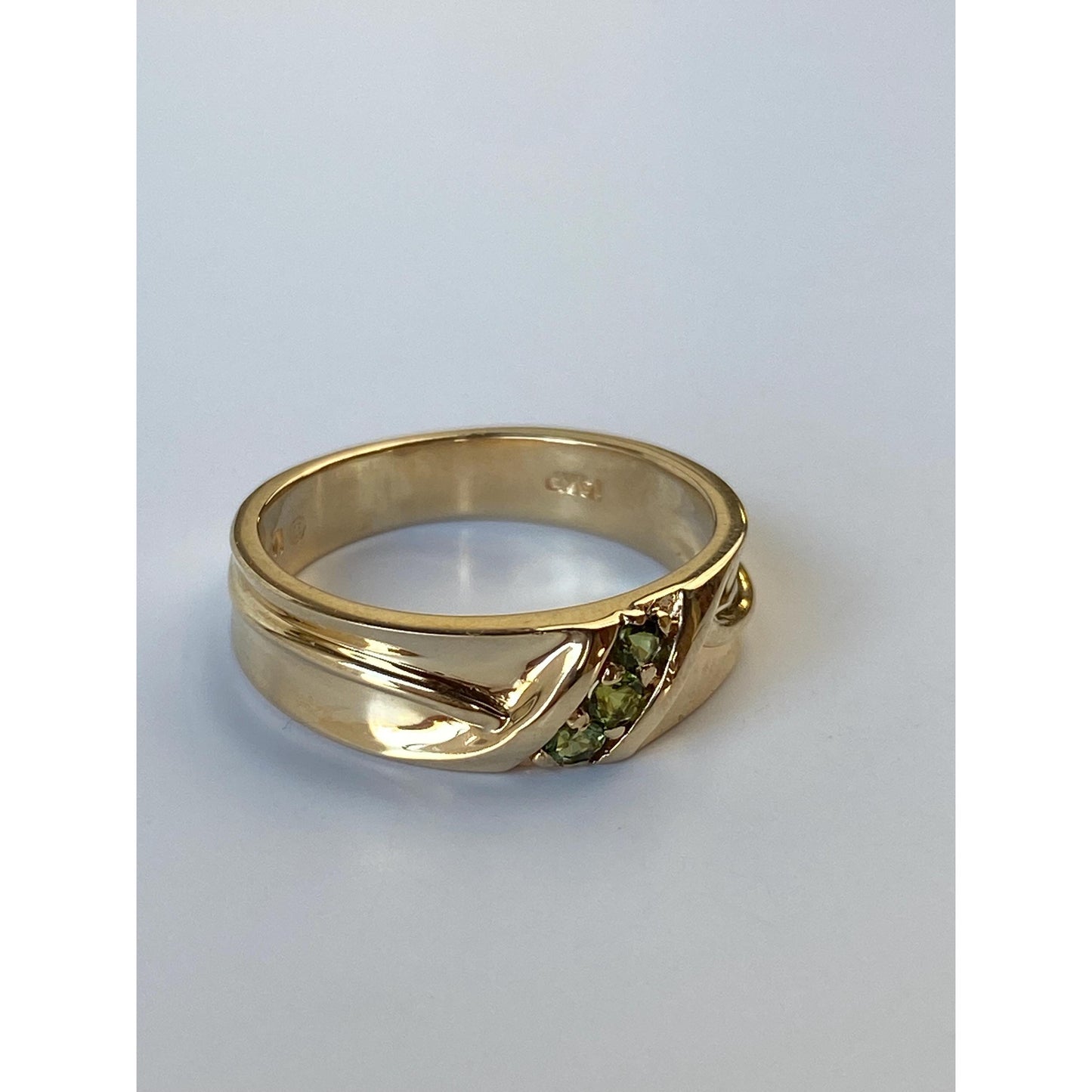 Solid 14k Yellow Gold Peridot Ring Band - Size 6.25