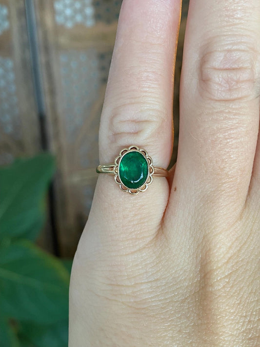 Vintage Solid 10k Yellow Gold Green Cubic Zirconia Ring - Size 3.25