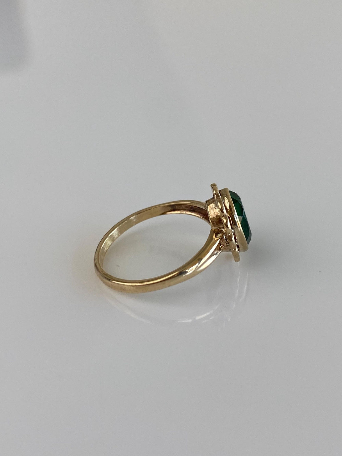 Vintage Solid 10k Yellow Gold Green Cubic Zirconia Ring - Size 3.25