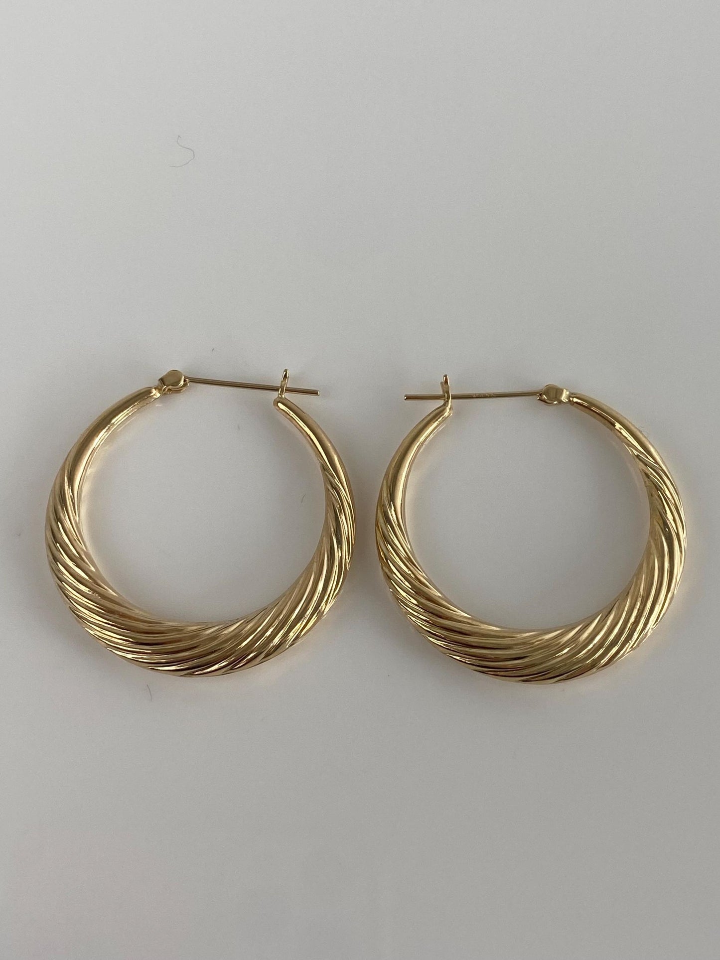 Vintage 10k Yellow Gold Large Scalloped Hoop Earrings