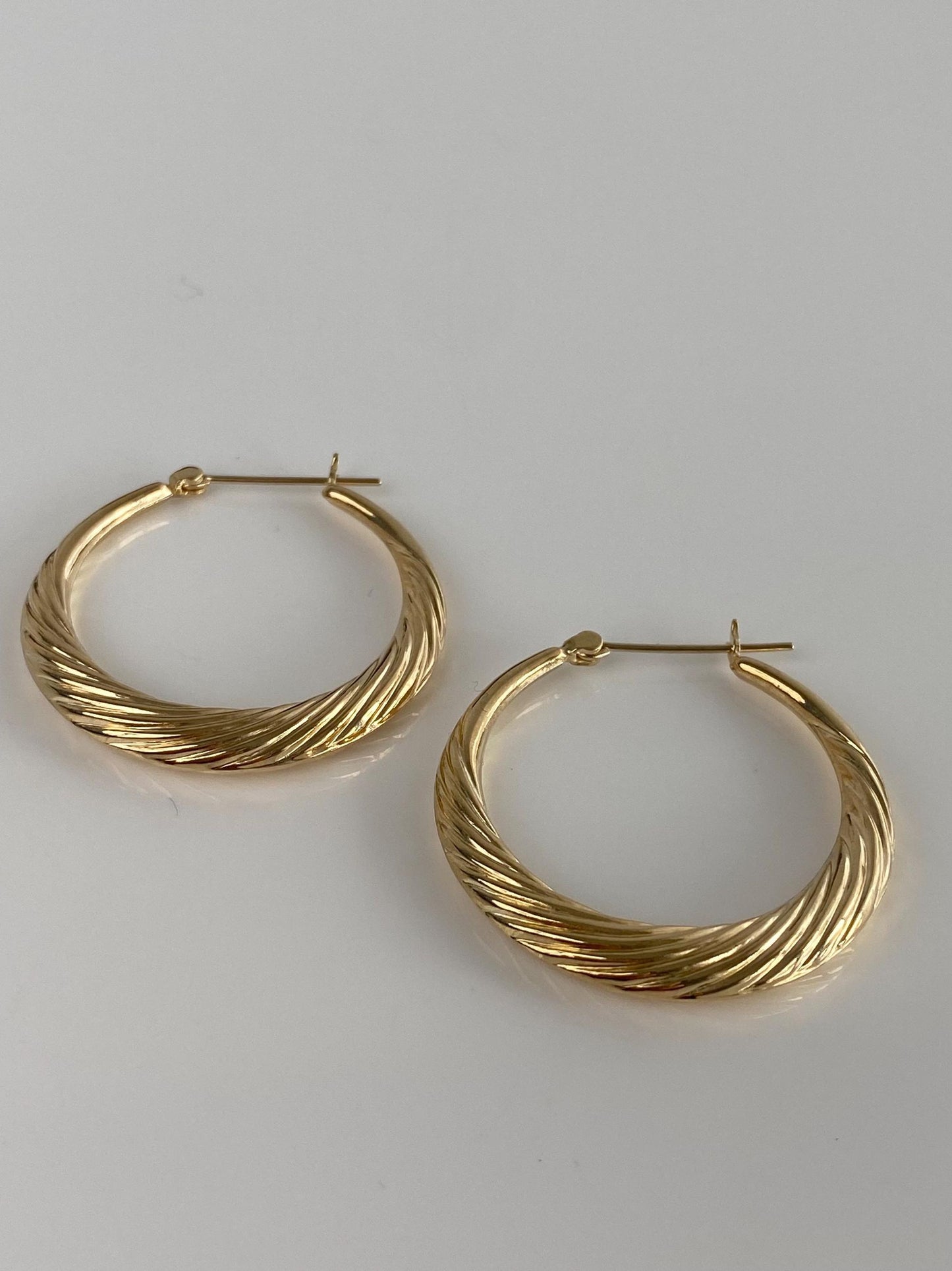 Vintage 10k Yellow Gold Large Scalloped Hoop Earrings