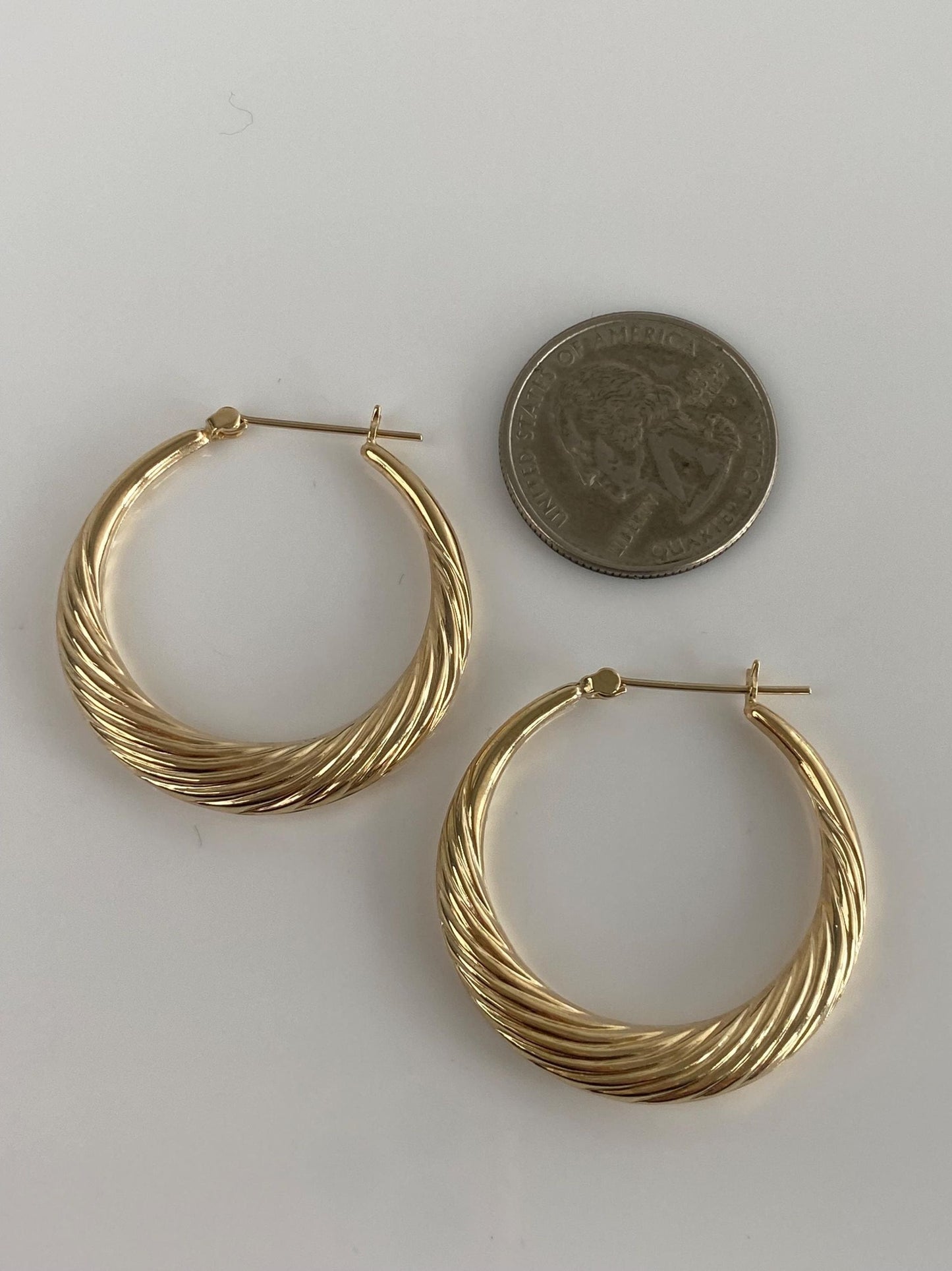 Vintage 10k Yellow Gold Large Scalloped Hoop Earrings