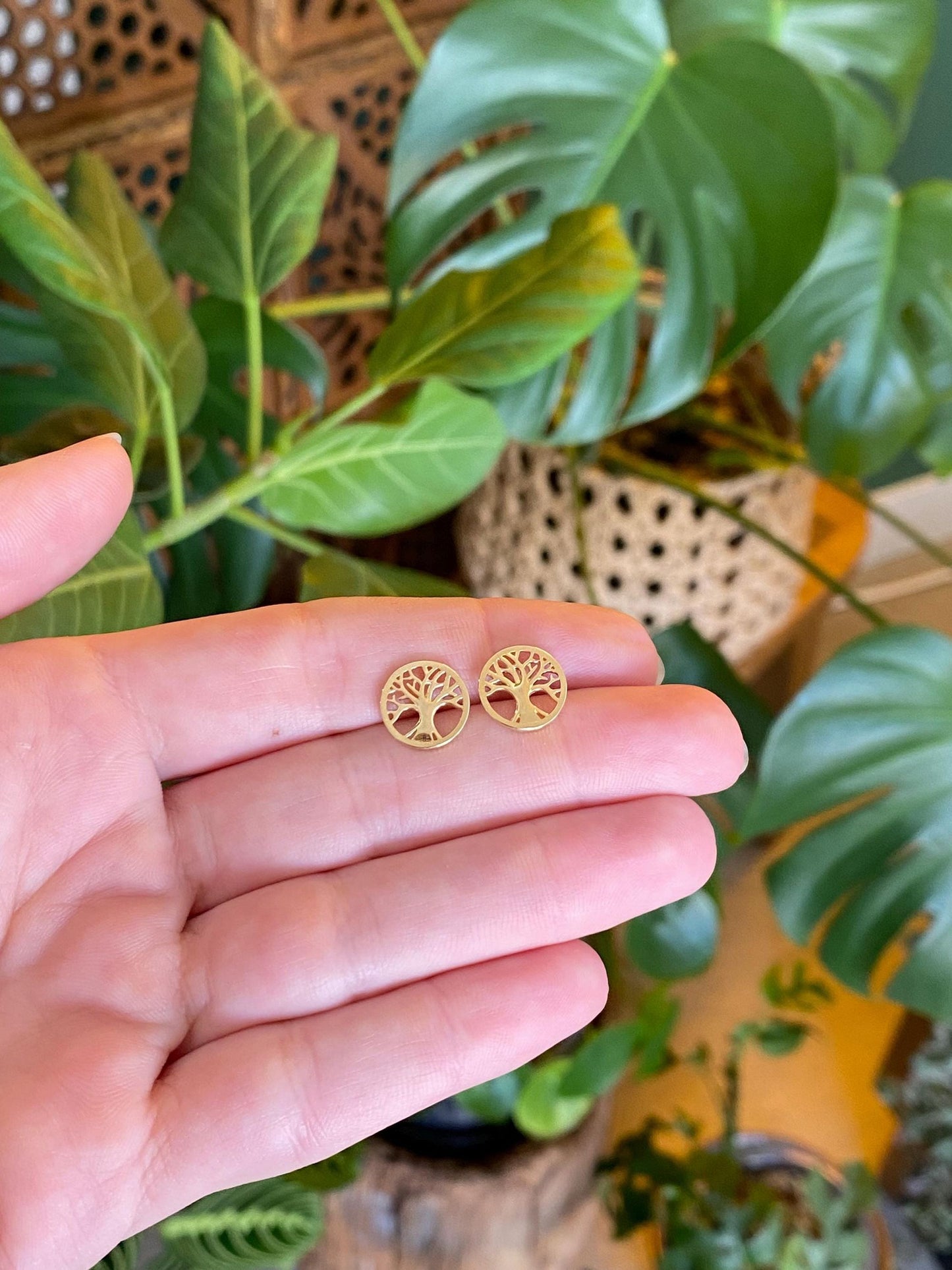 Vintage Solid 18k Yellow Gold Tree Stud Earrings