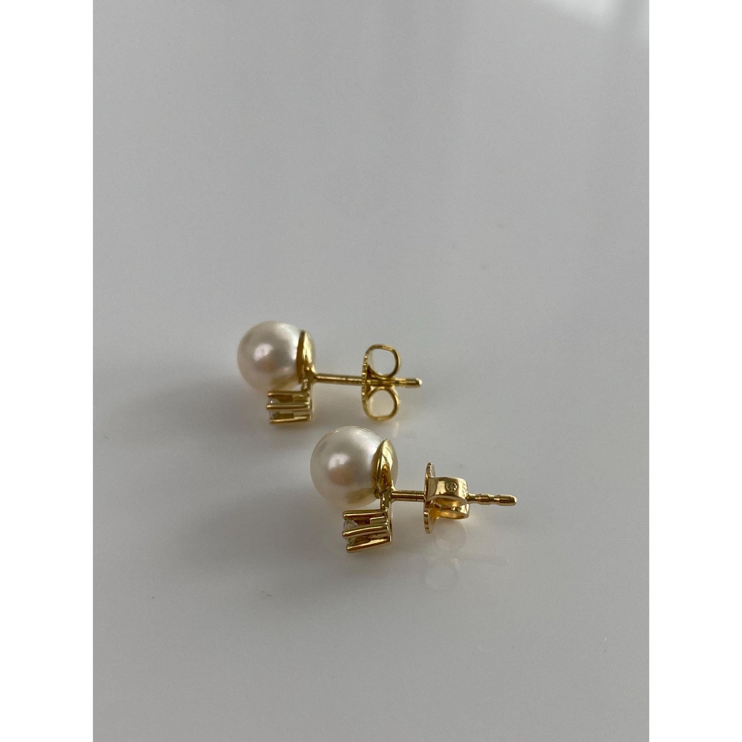 Vintage Solid 14k Yellow Gold Diamond Pearl Stud Earrings