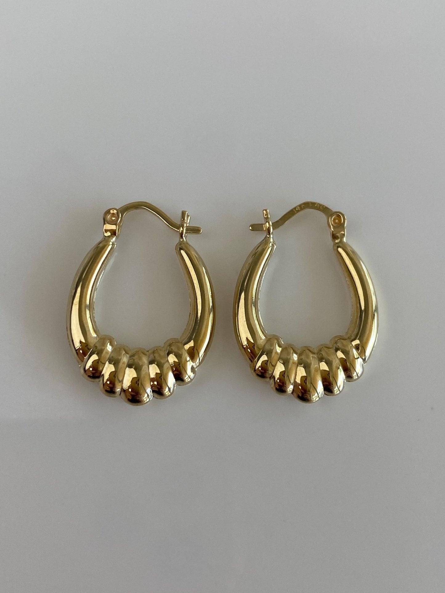 Vintage 14k Yellow Gold Scalloped Hoop Earrings