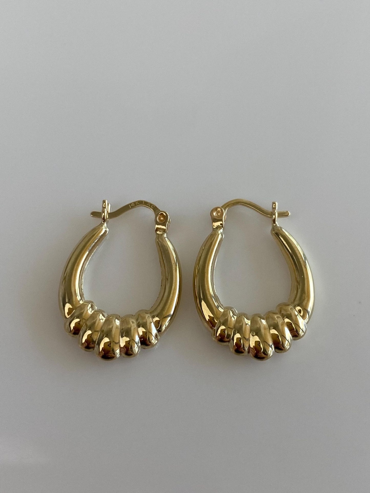 Vintage 14k Yellow Gold Scalloped Hoop Earrings