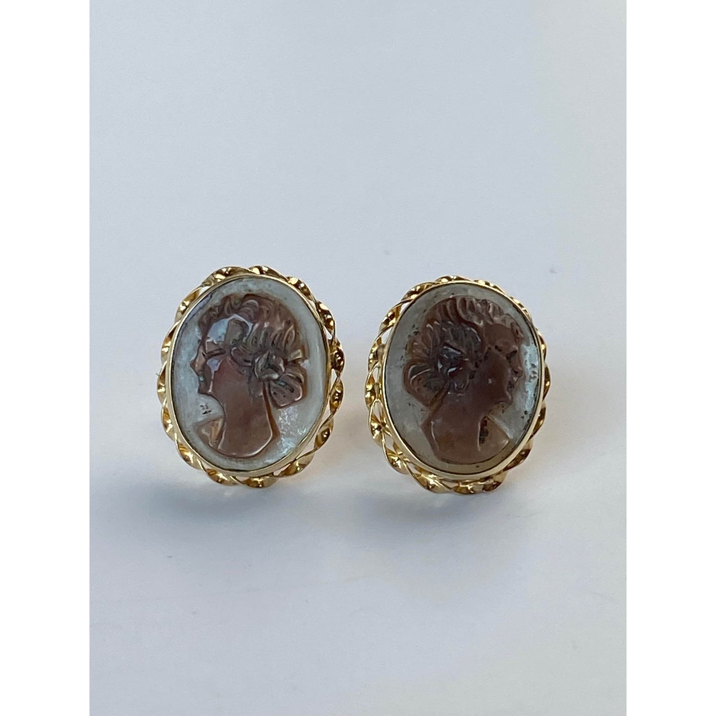 Vintage Solid 14k Yellow Gold Abalone Cameo Stud Earrings
