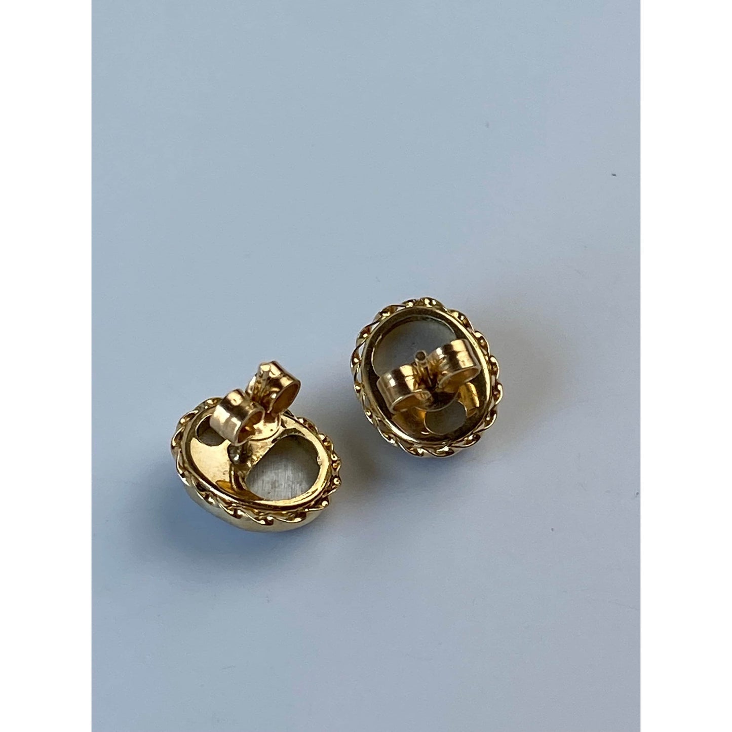 Vintage Solid 14k Yellow Gold Abalone Cameo Stud Earrings