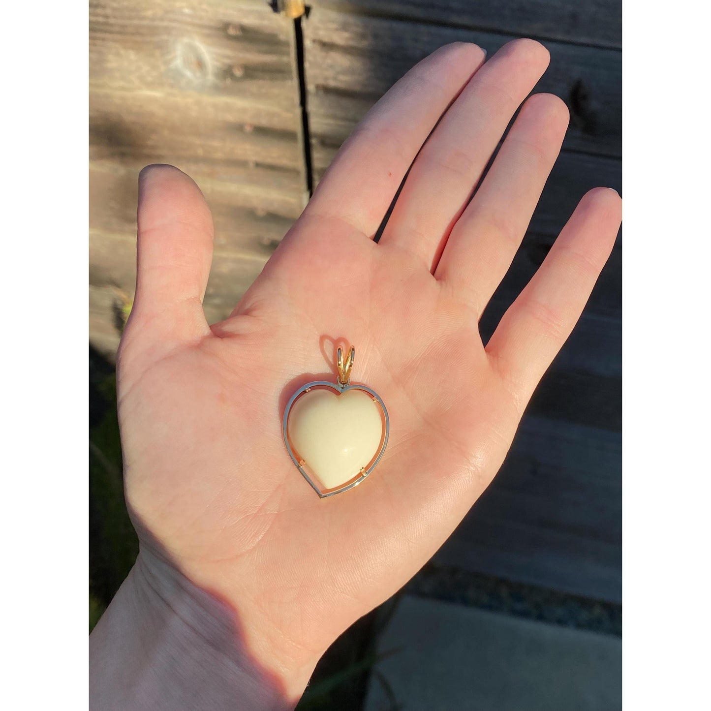 Vintage Solid 18k Yellow Gold White Resin Heart Charm