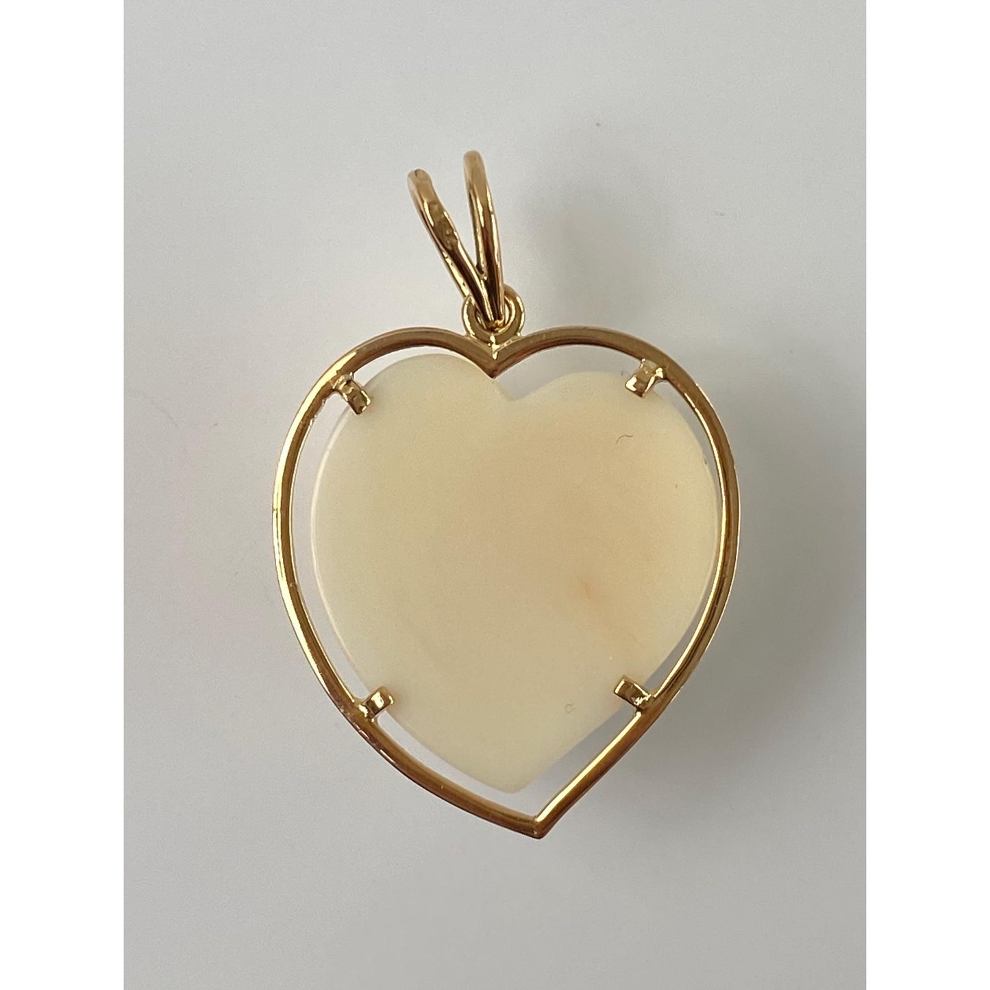 Vintage Solid 18k Yellow Gold White Resin Heart Charm