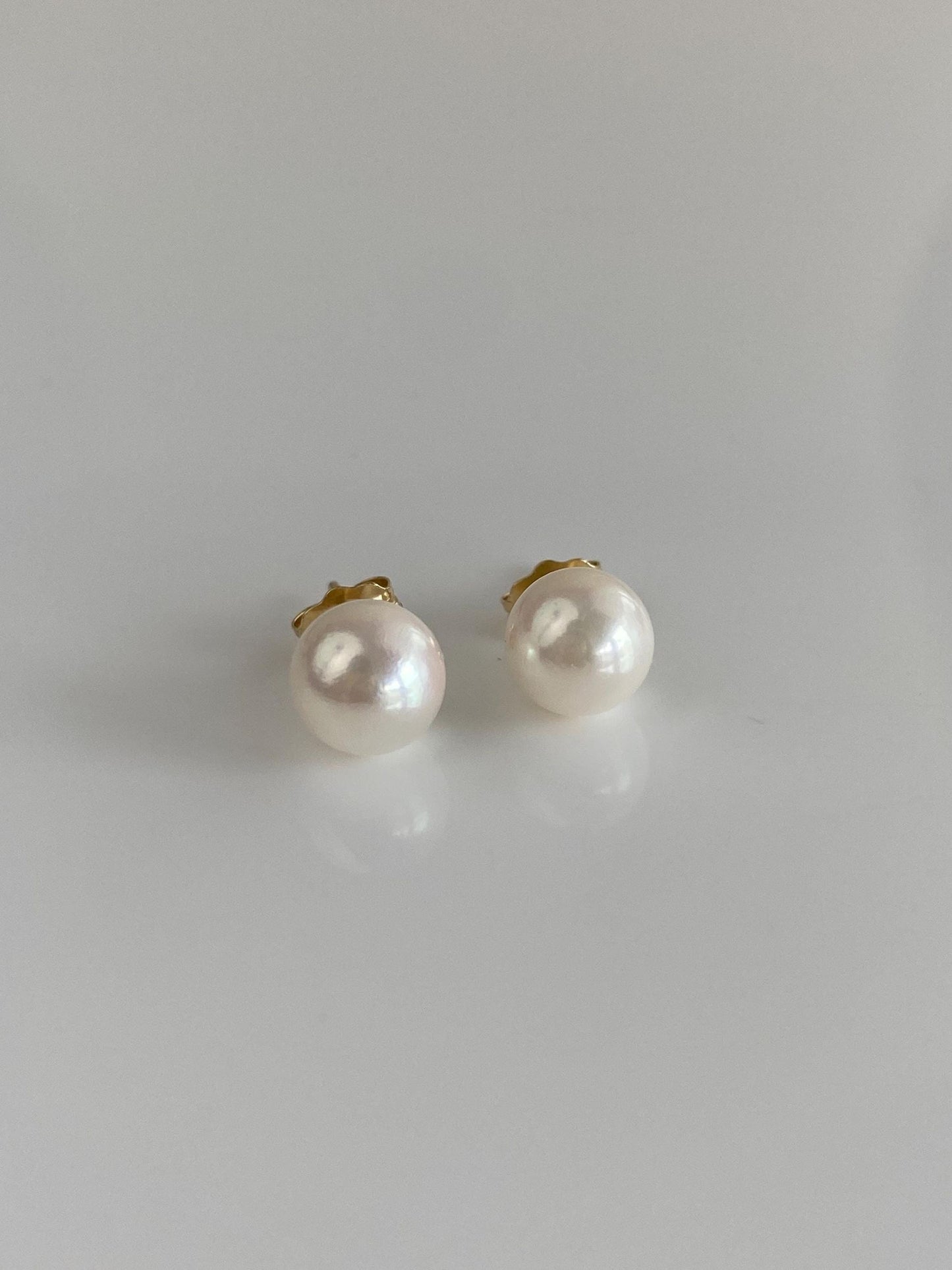 Vintage Solid 14k Yellow Gold Pearl Stud Earrings