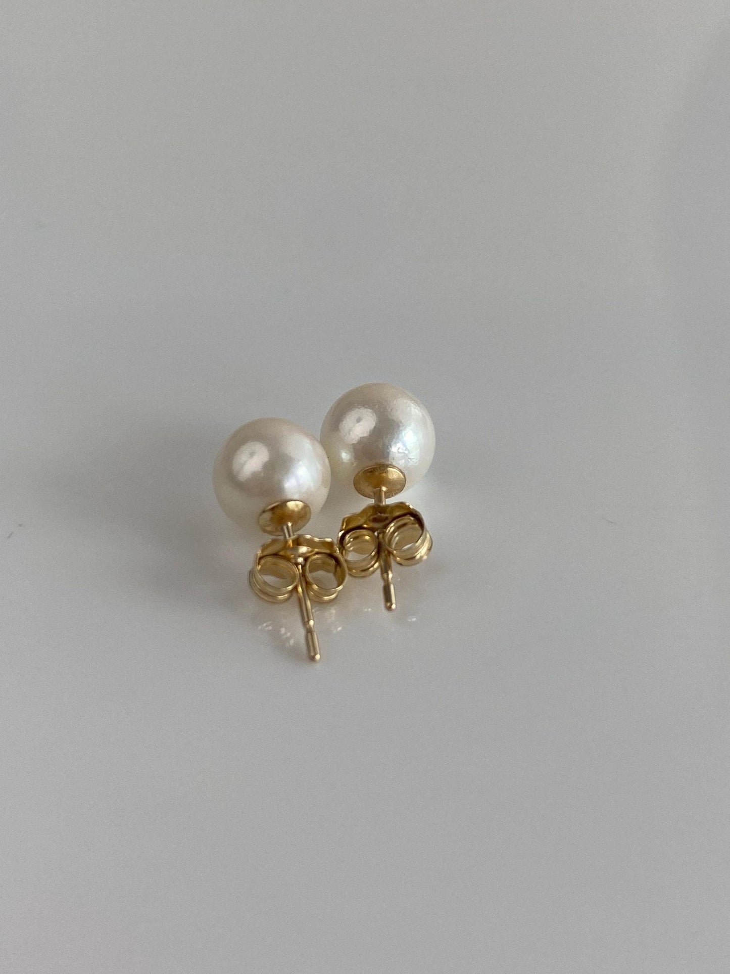 Vintage Solid 14k Yellow Gold Pearl Stud Earrings