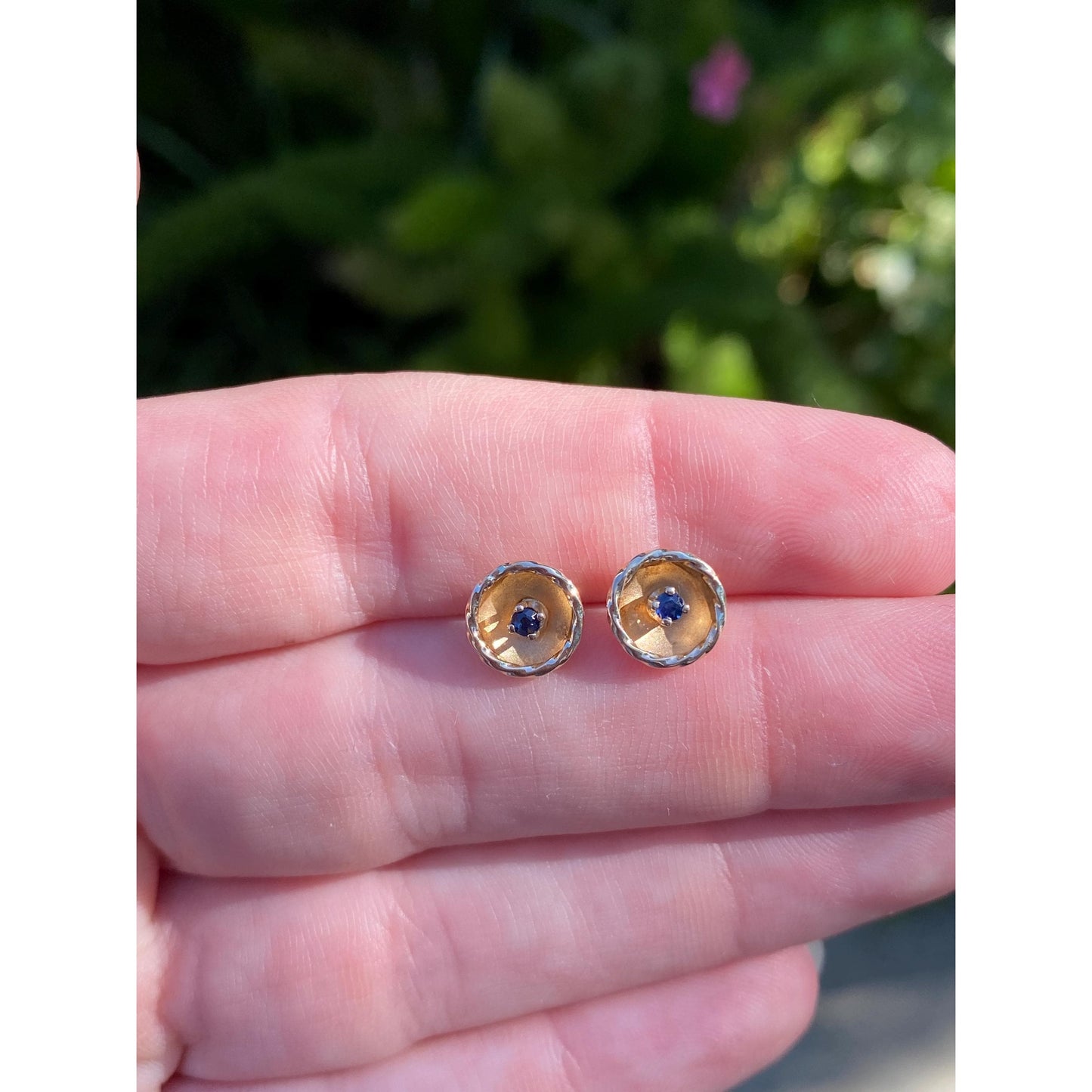 Vintage Solid 14k Yellow Gold Blue Spinel Dish Stud Earrings