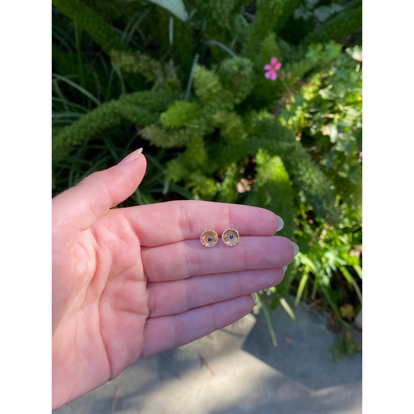 Vintage Solid 14k Yellow Gold Blue Spinel Dish Stud Earrings