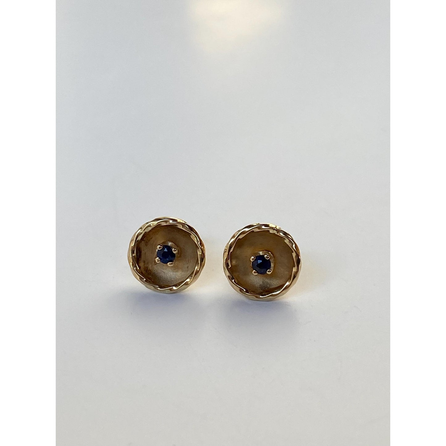 Vintage Solid 14k Yellow Gold Blue Spinel Dish Stud Earrings