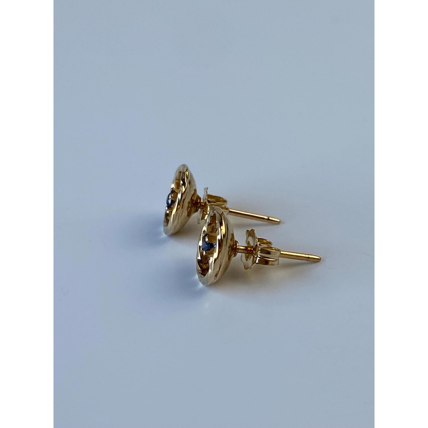 Vintage Solid 14k Yellow Gold Blue Spinel Dish Stud Earrings