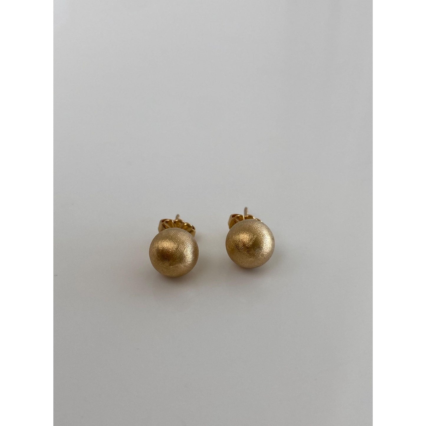 Vintage 14k Yellow Gold Satin Ball Stud Earrings