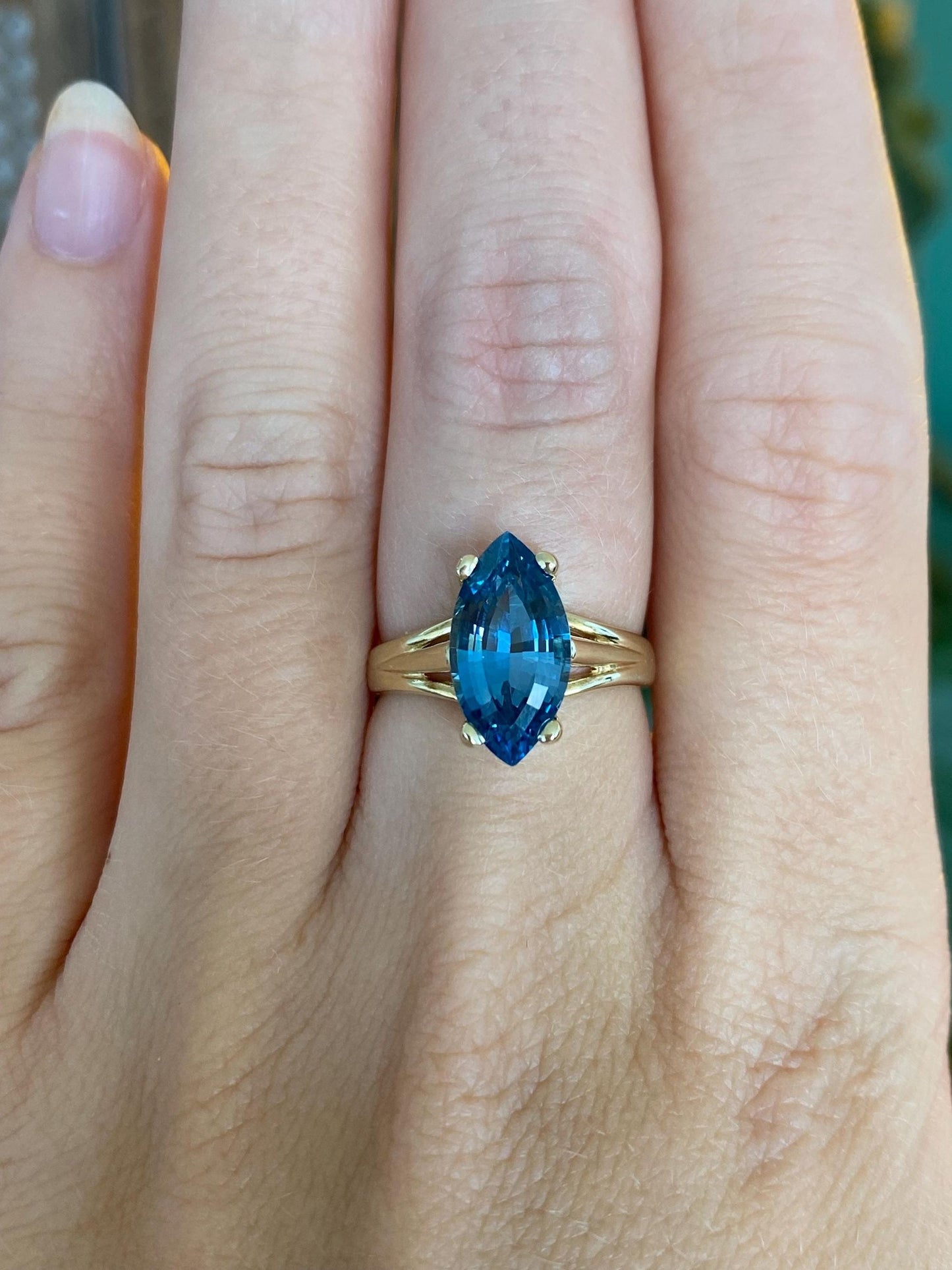Vintage Solid 14k Yellow Gold Topaz Marquis Ring - Size 6